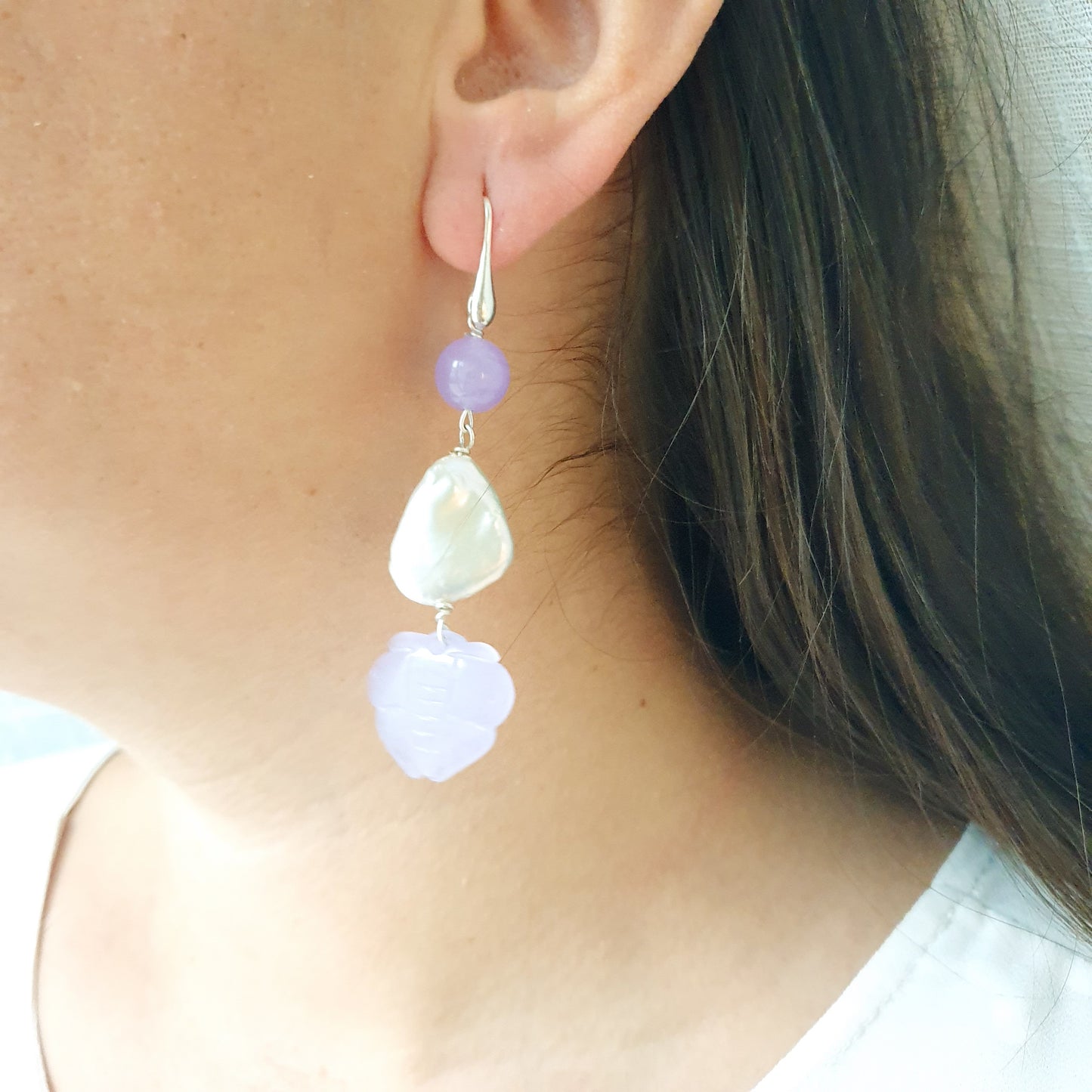 Orecchini in argento con cammeo, perla, giada lavanda