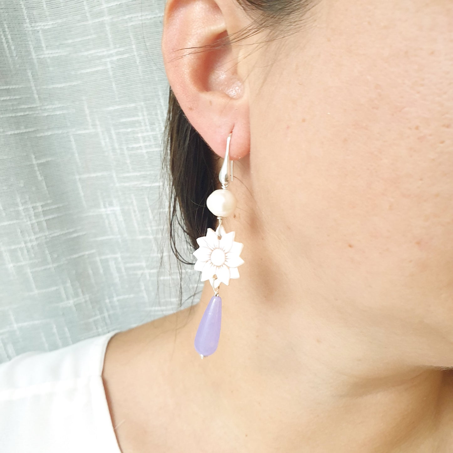 Orecchini in argento con cammeo, perla, giada lavanda