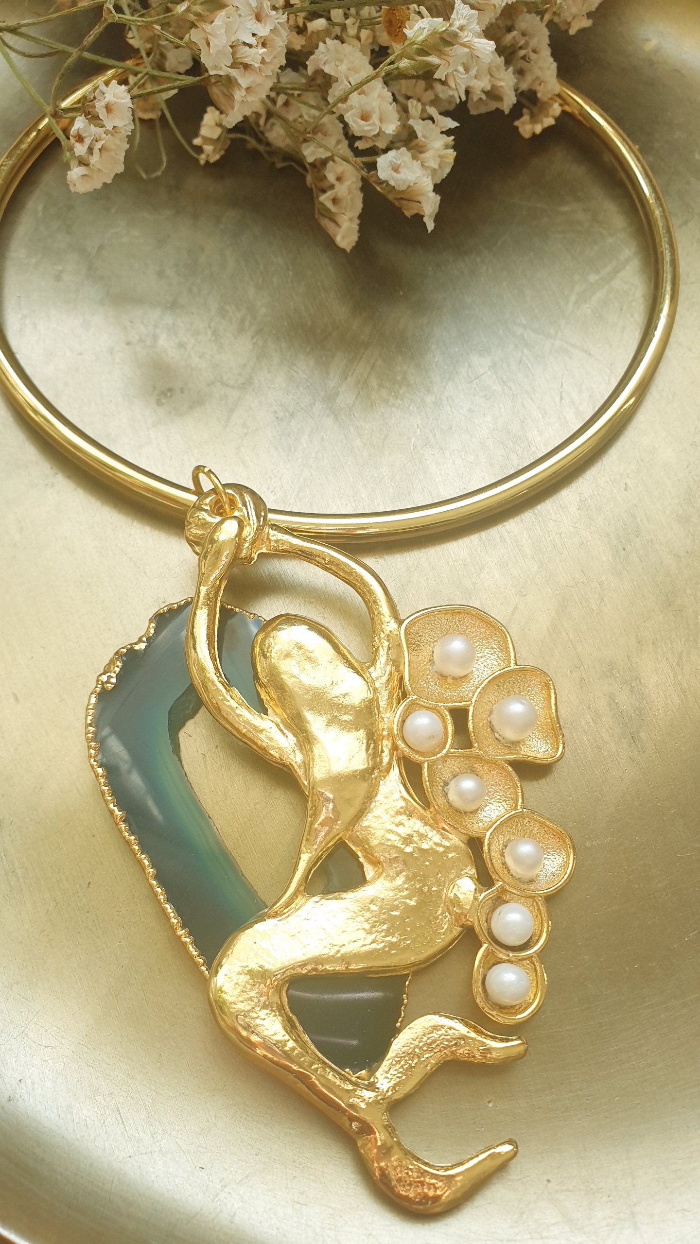 Bellissima collana con sirena e drusa di agata blu