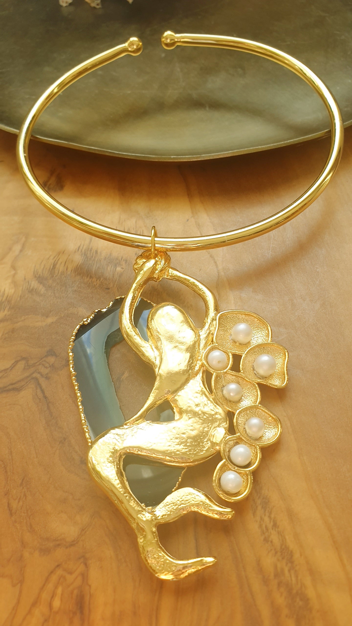 Bellissima collana con sirena e drusa di agata blu