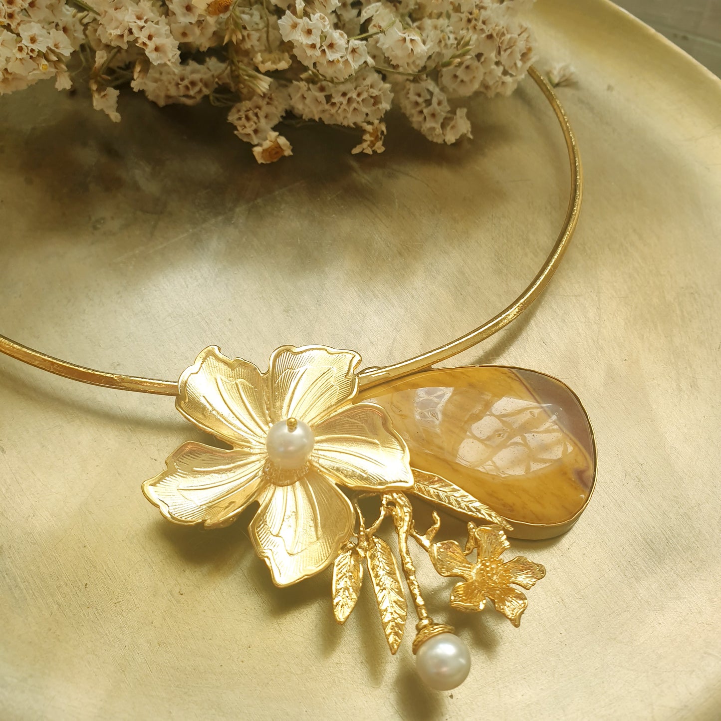 Girocollo placcato oro con mokaite, perle di fiume