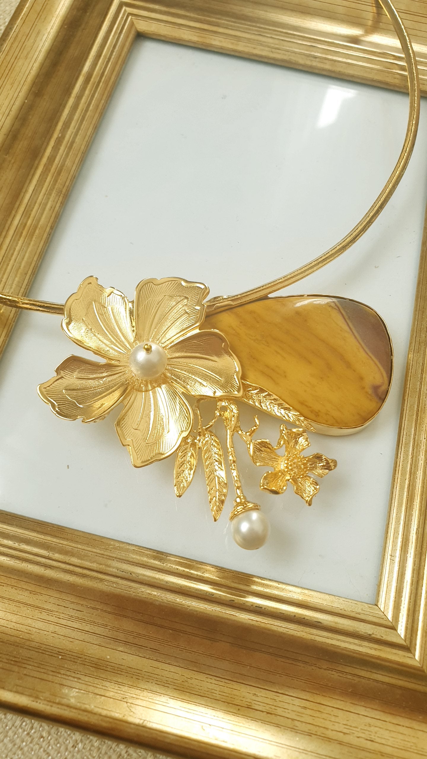 Girocollo placcato oro con mokaite, perle di fiume