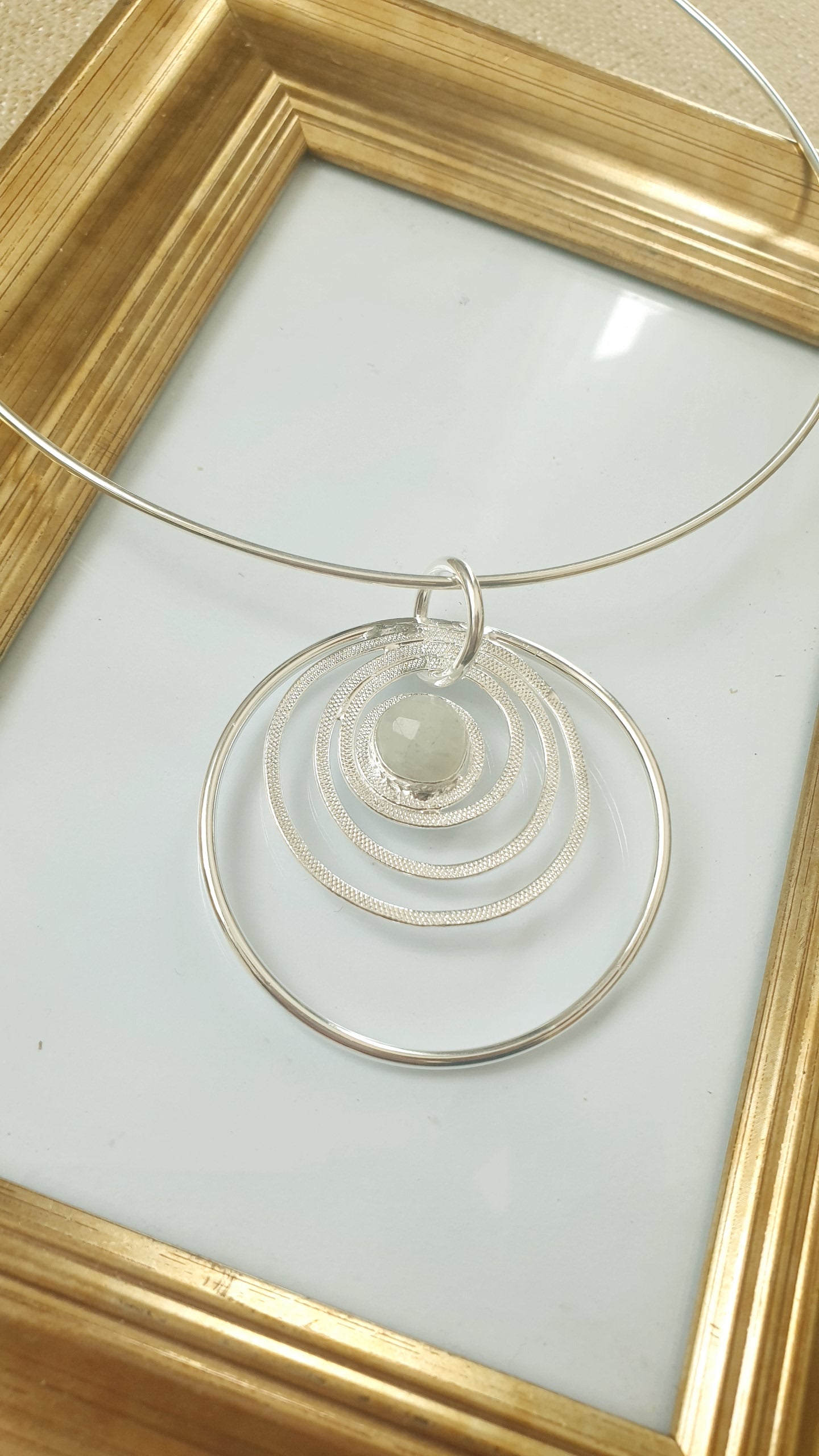 Girocollo placcato argento con pietra di luna