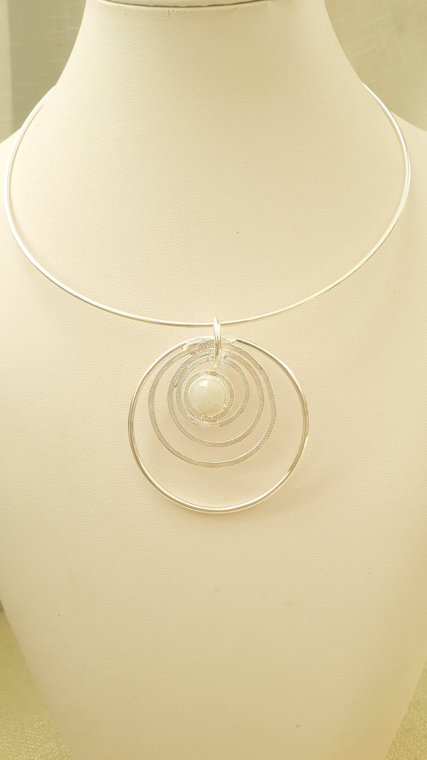 Girocollo placcato argento con pietra di luna