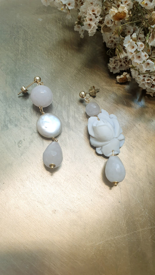 Orecchini in argento con cammeo, quarzo rosa, madreperla