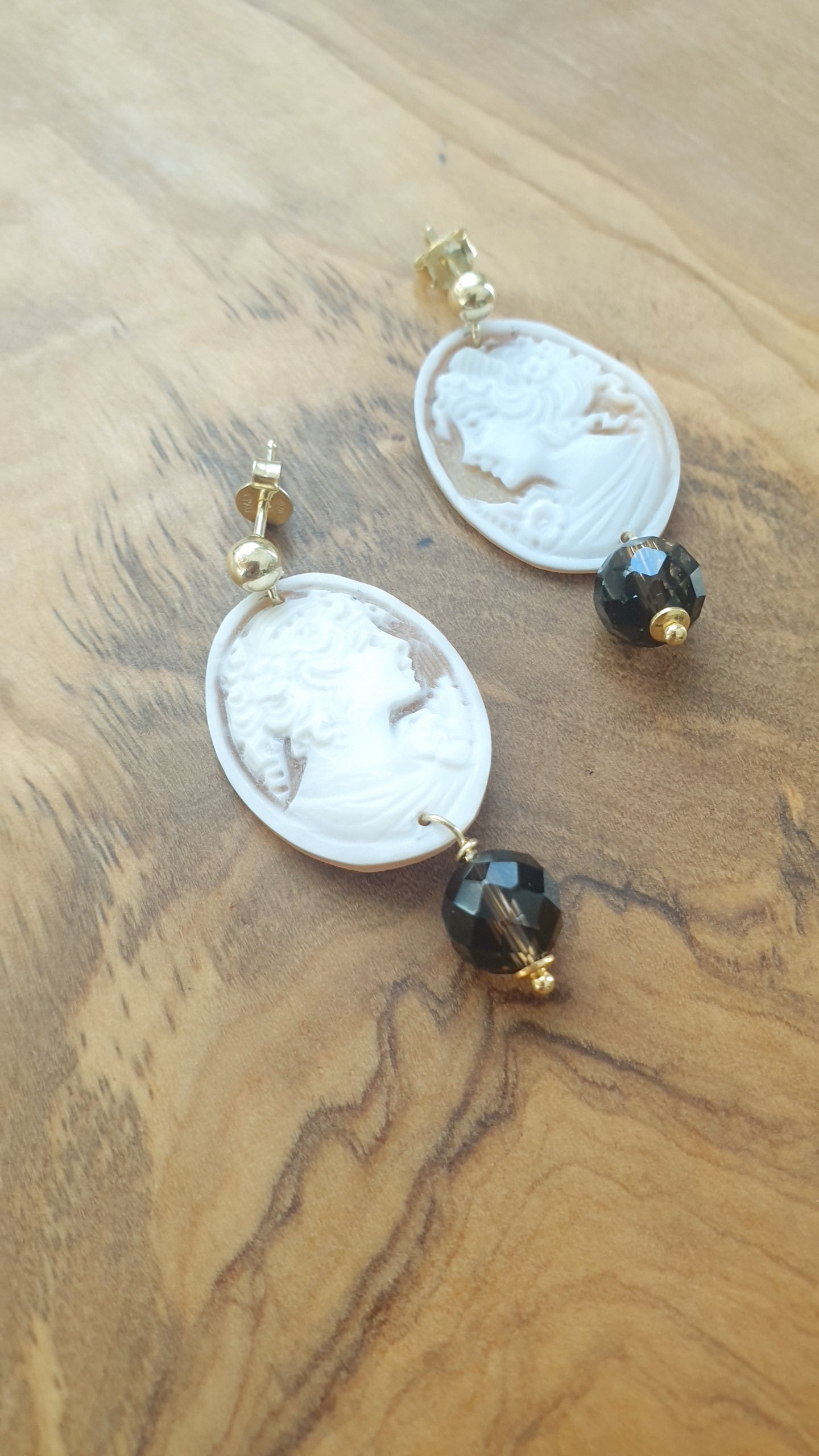 Orecchini in argento con cammei e quarzo fumo