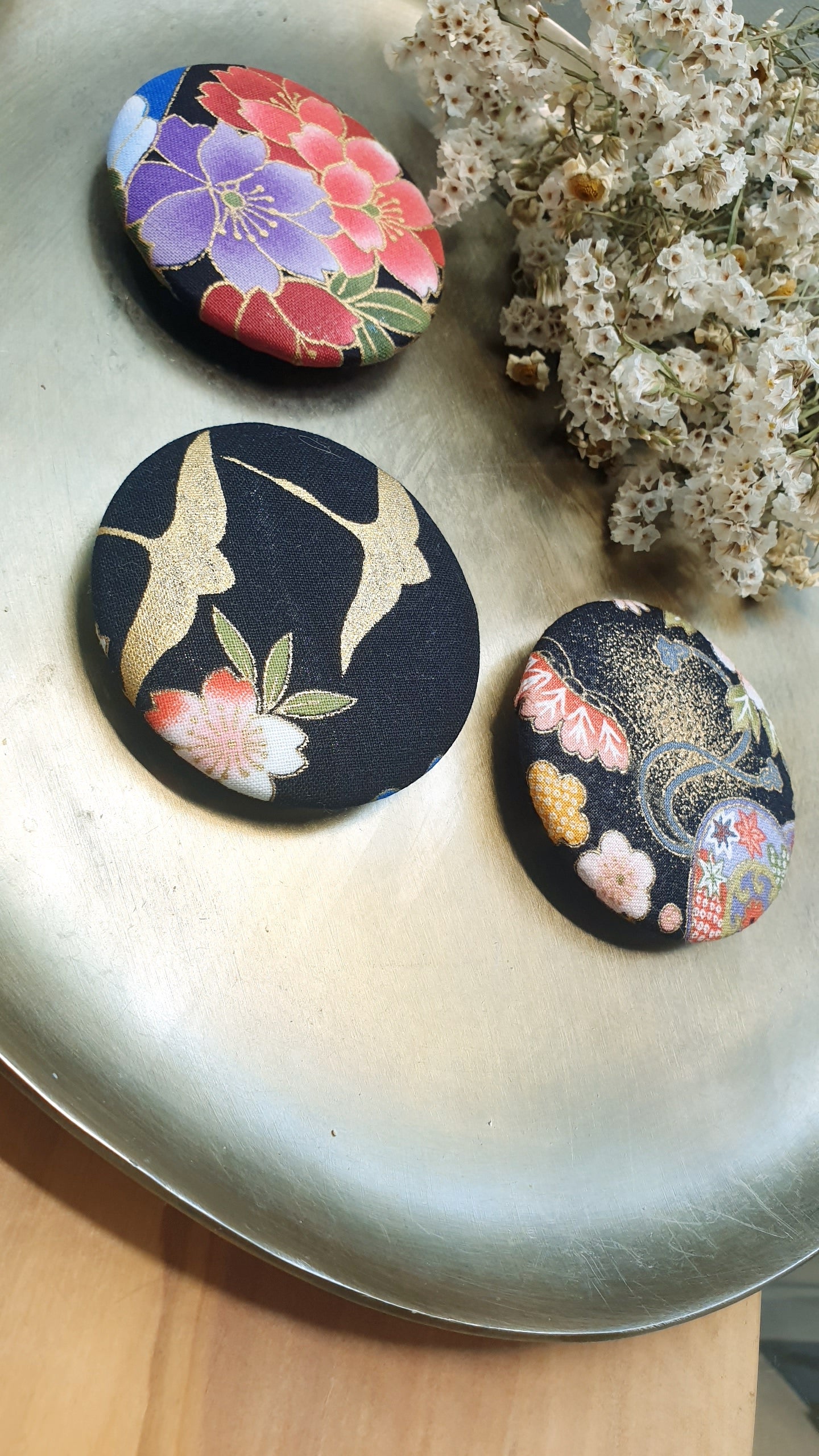 Spilla/bottone in stoffa giapponese