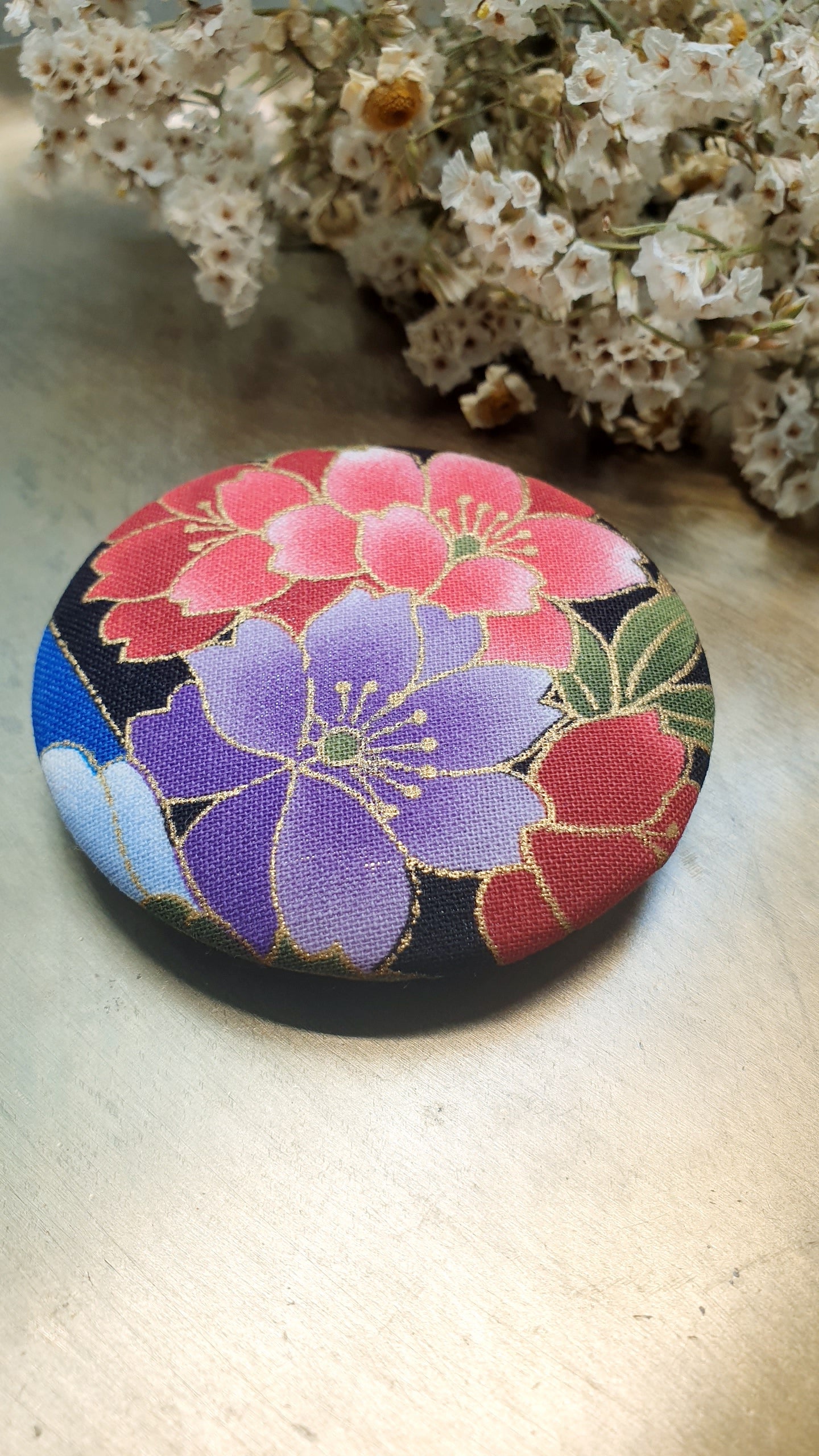 Spilla/bottone in stoffa giapponese