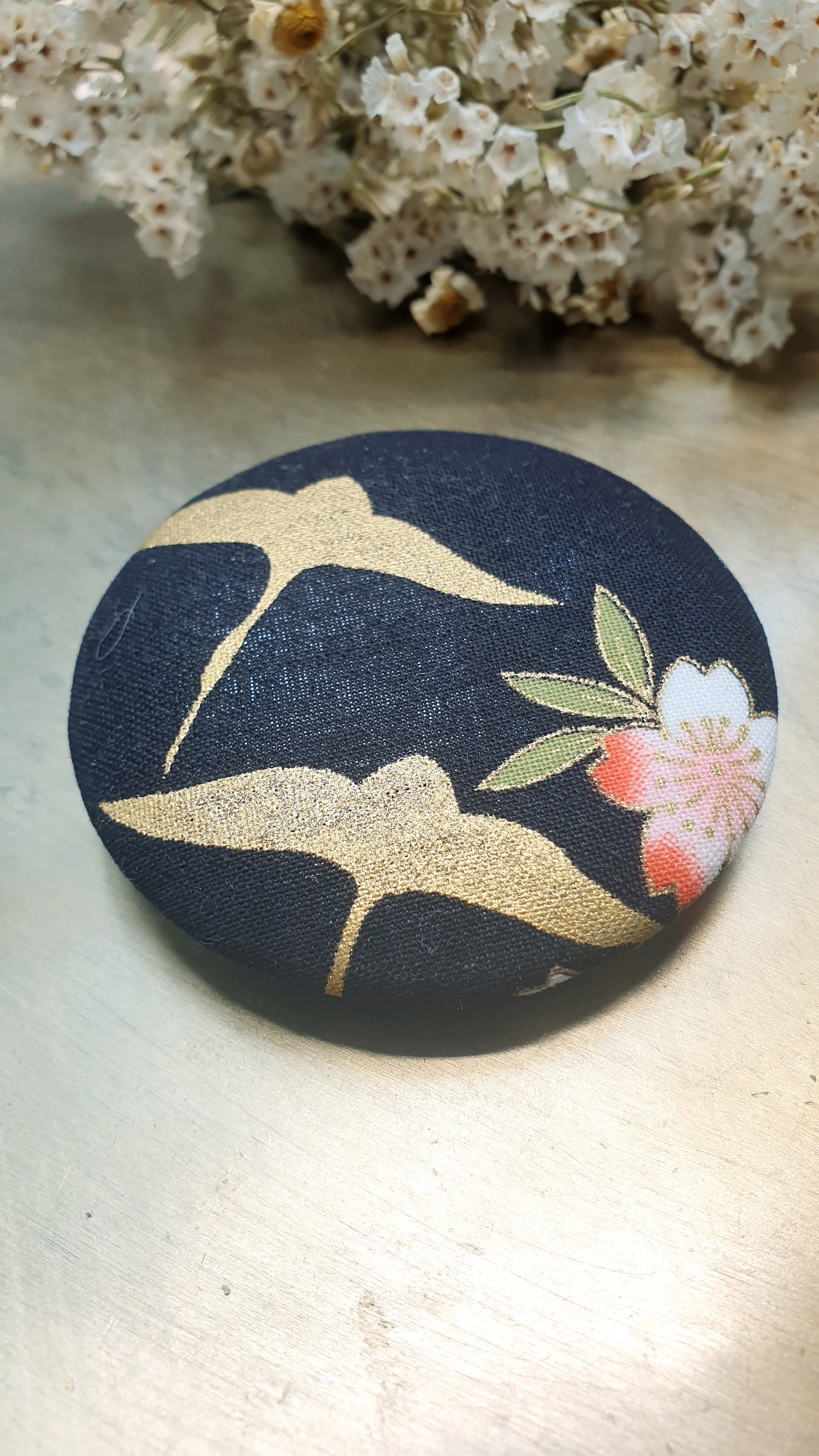 Spilla/bottone in stoffa giapponese