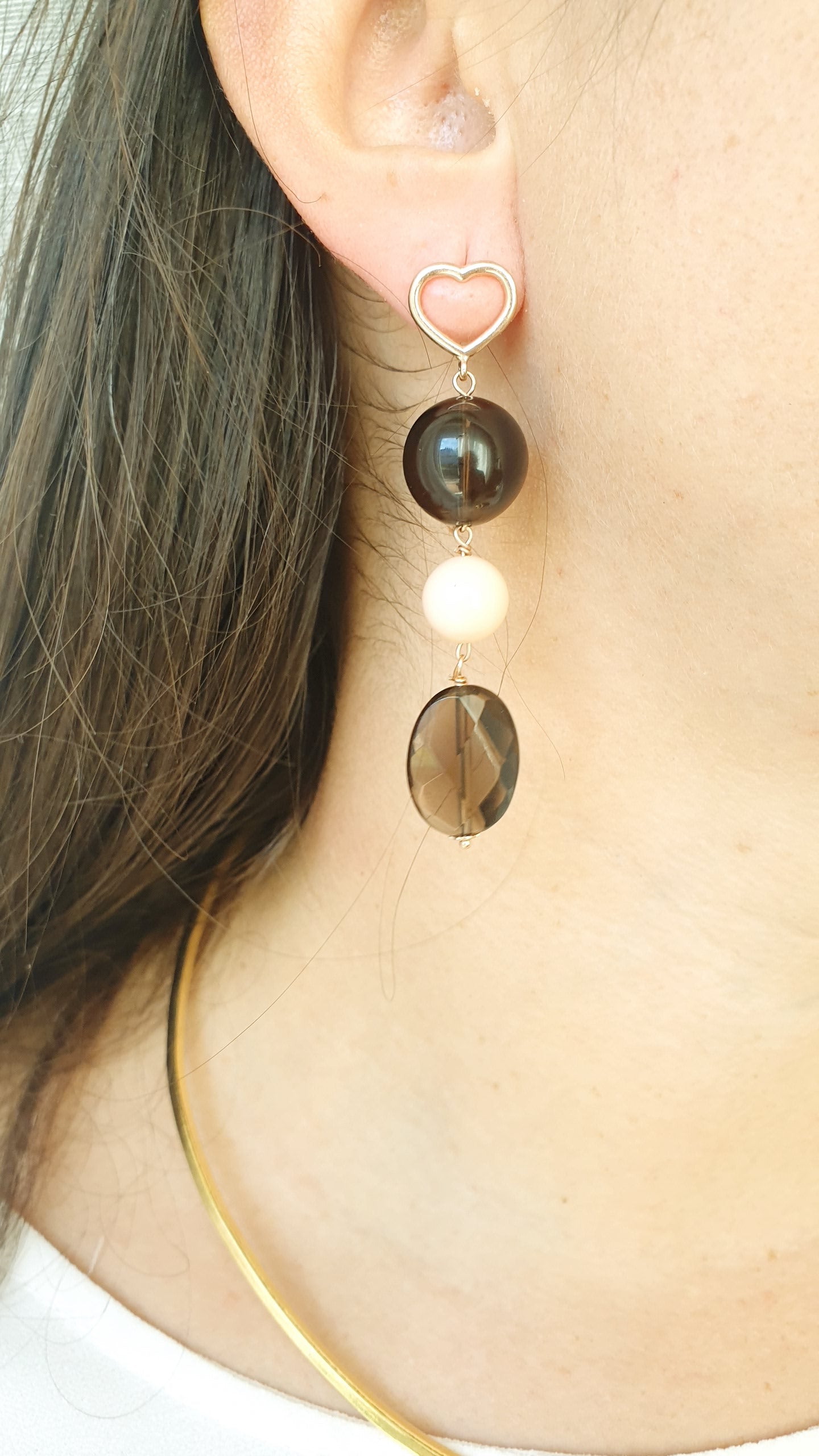 Orecchini in argento con qurazo fumo e perle di Maiorca