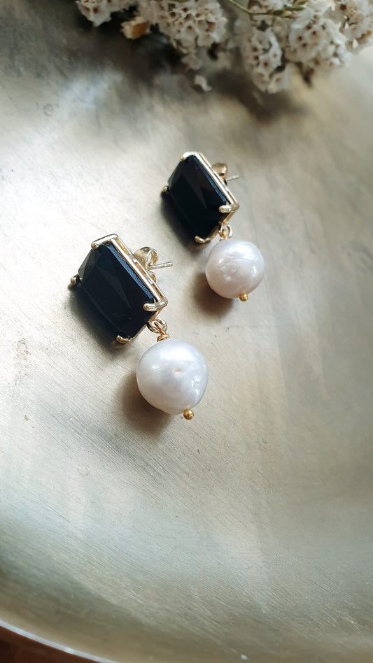 Orecchini Occhio di gatto nero e perle barocche