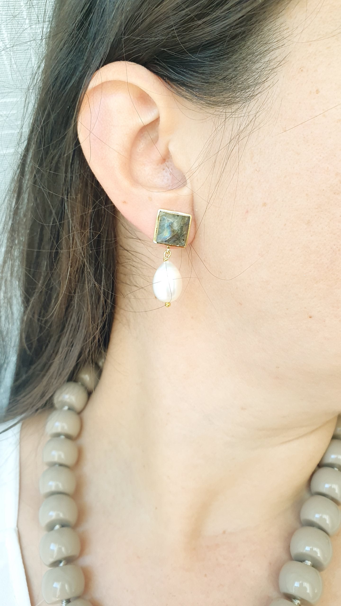 Orecchini in argento con labradorite e perla di fiume