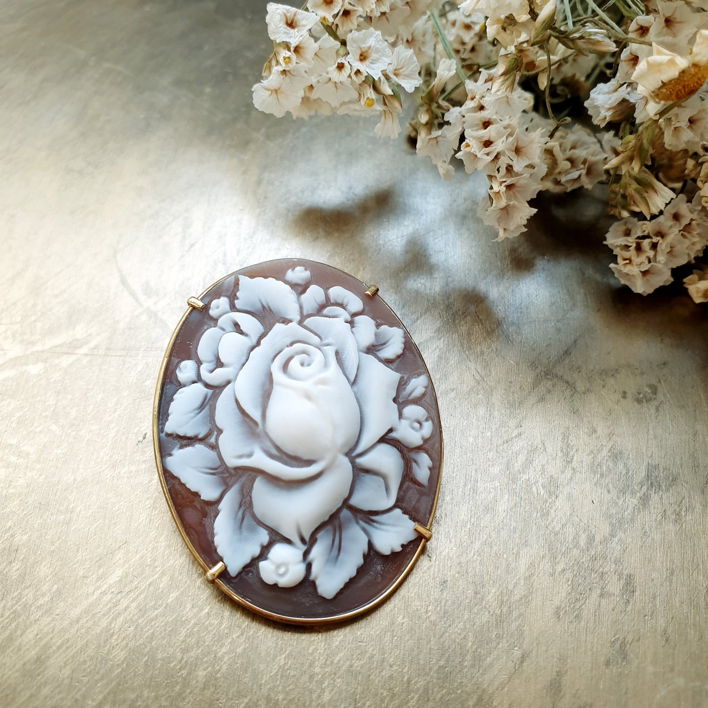 Spilla/ciondolo in argento con cammeo floreale