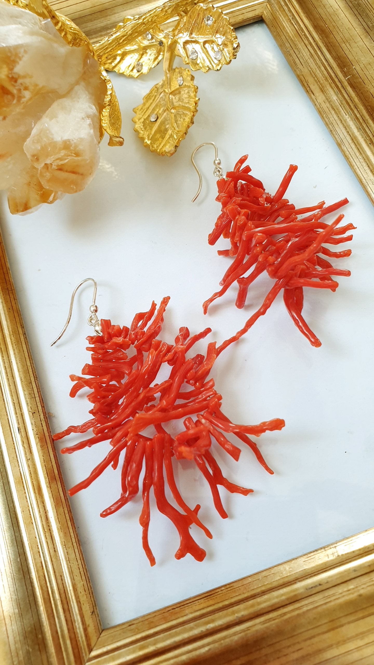 Orecchini in argento con rami di corallo Italiano