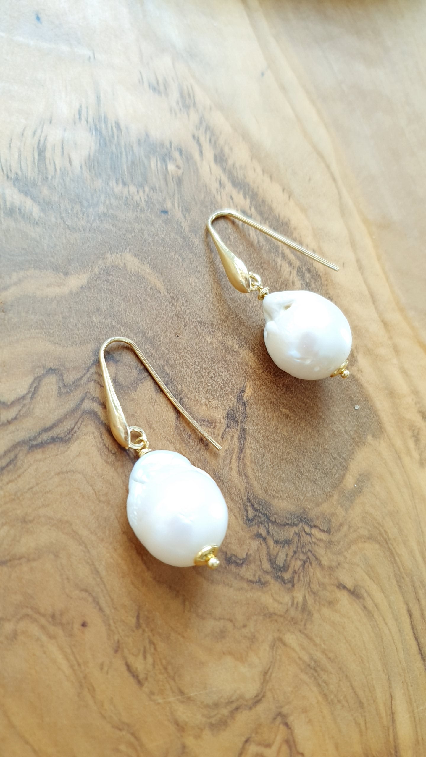 Orecchini in argento con perla barocca