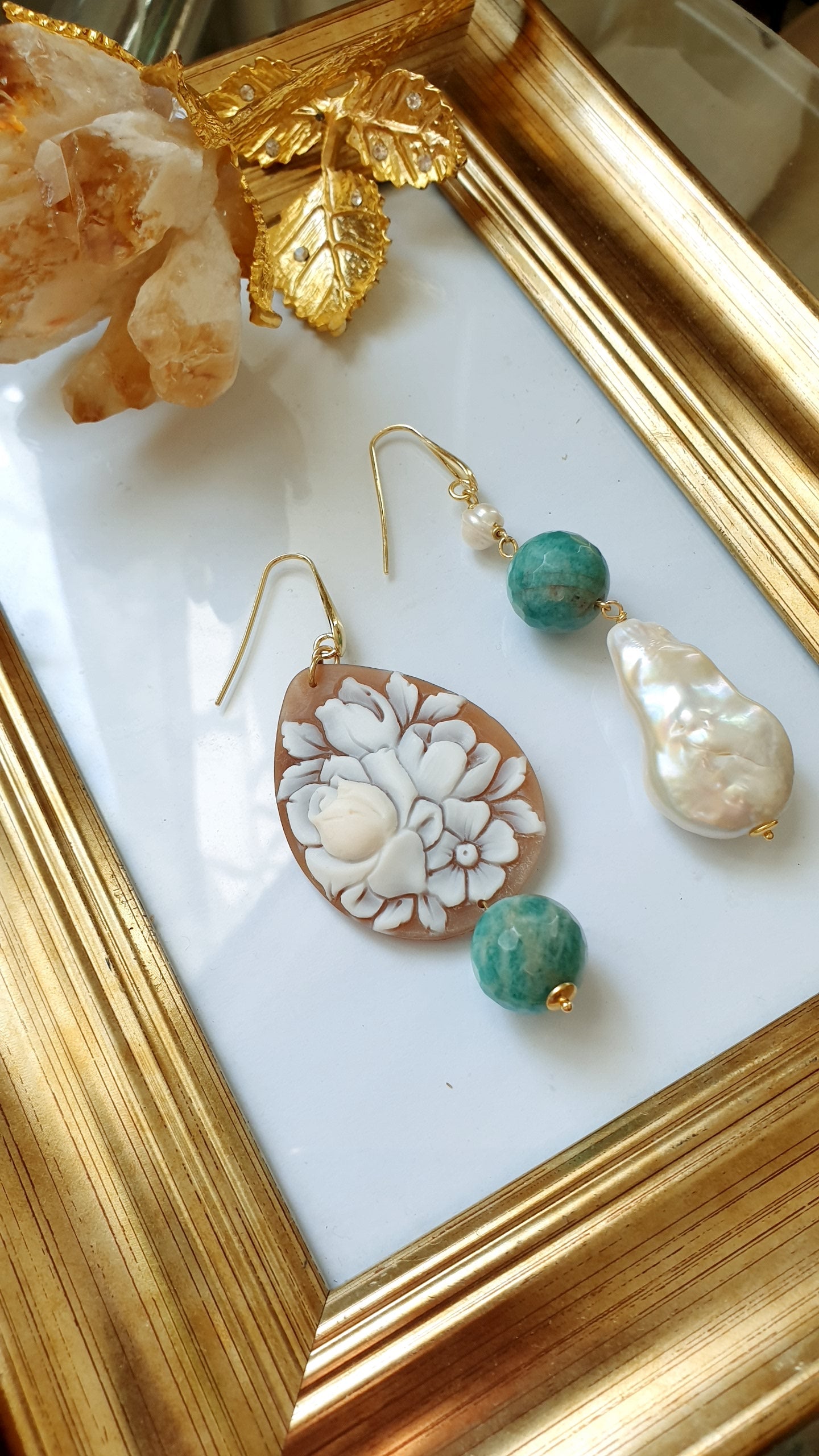 Orecchini in argento con cammeo, perla, amazzonite