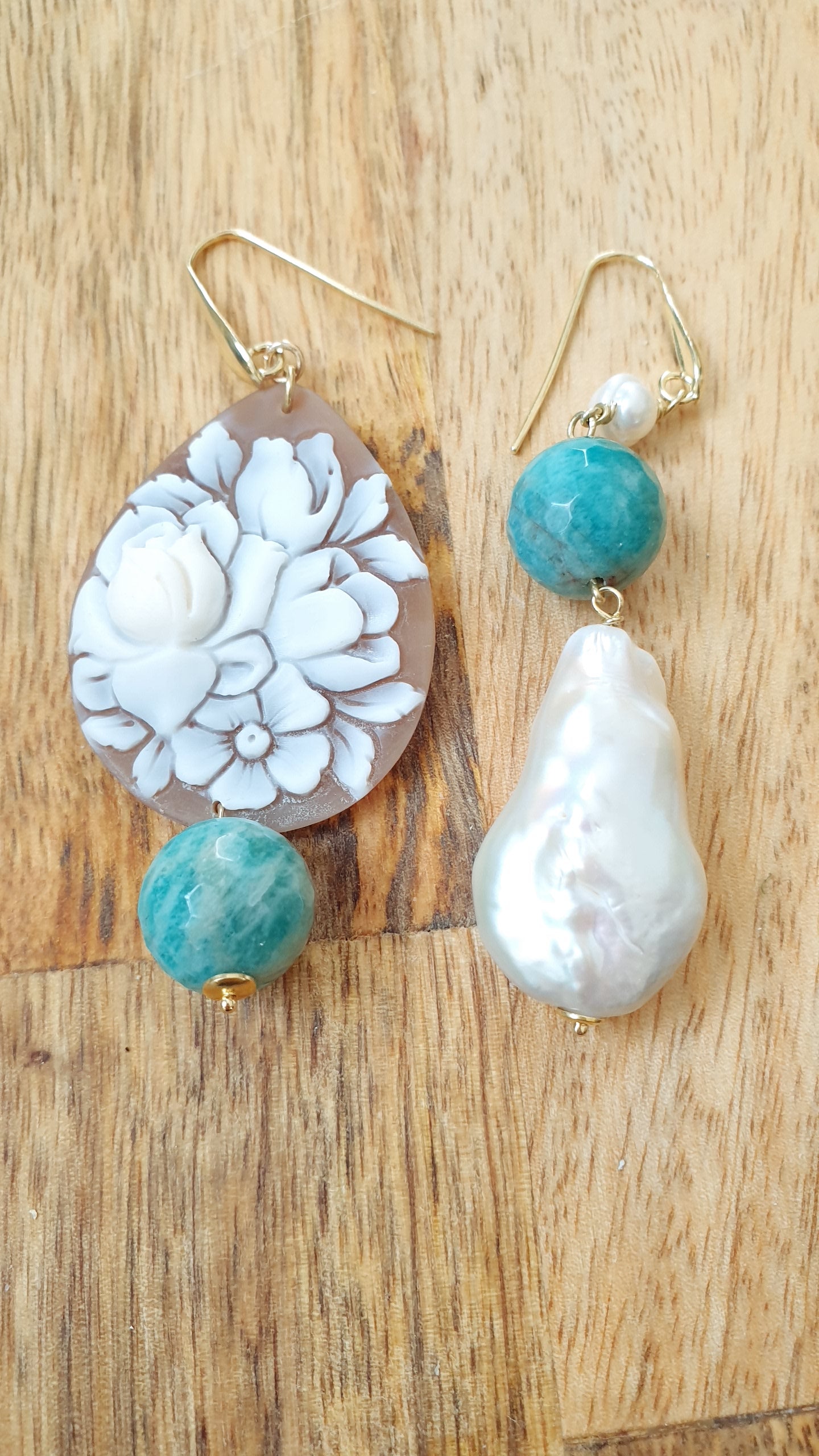 Orecchini in argento con cammeo, perla, amazzonite