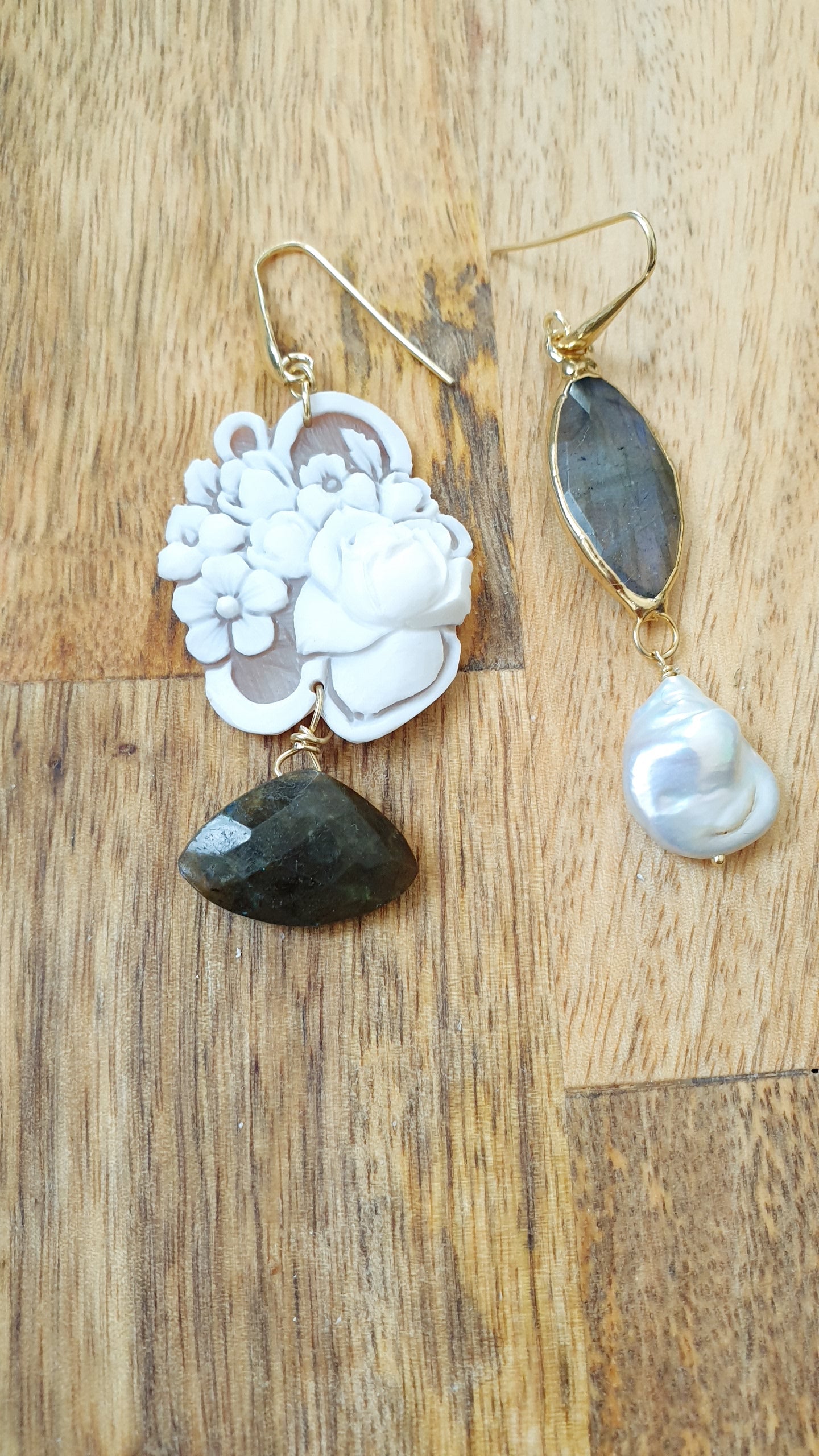 Orecchini in argento com cammeo, labradorite perla.