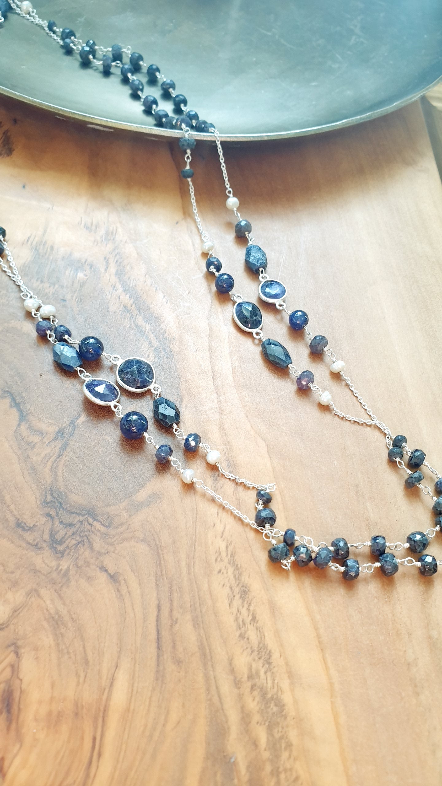 Lunga collana in argento con lapislazzuli