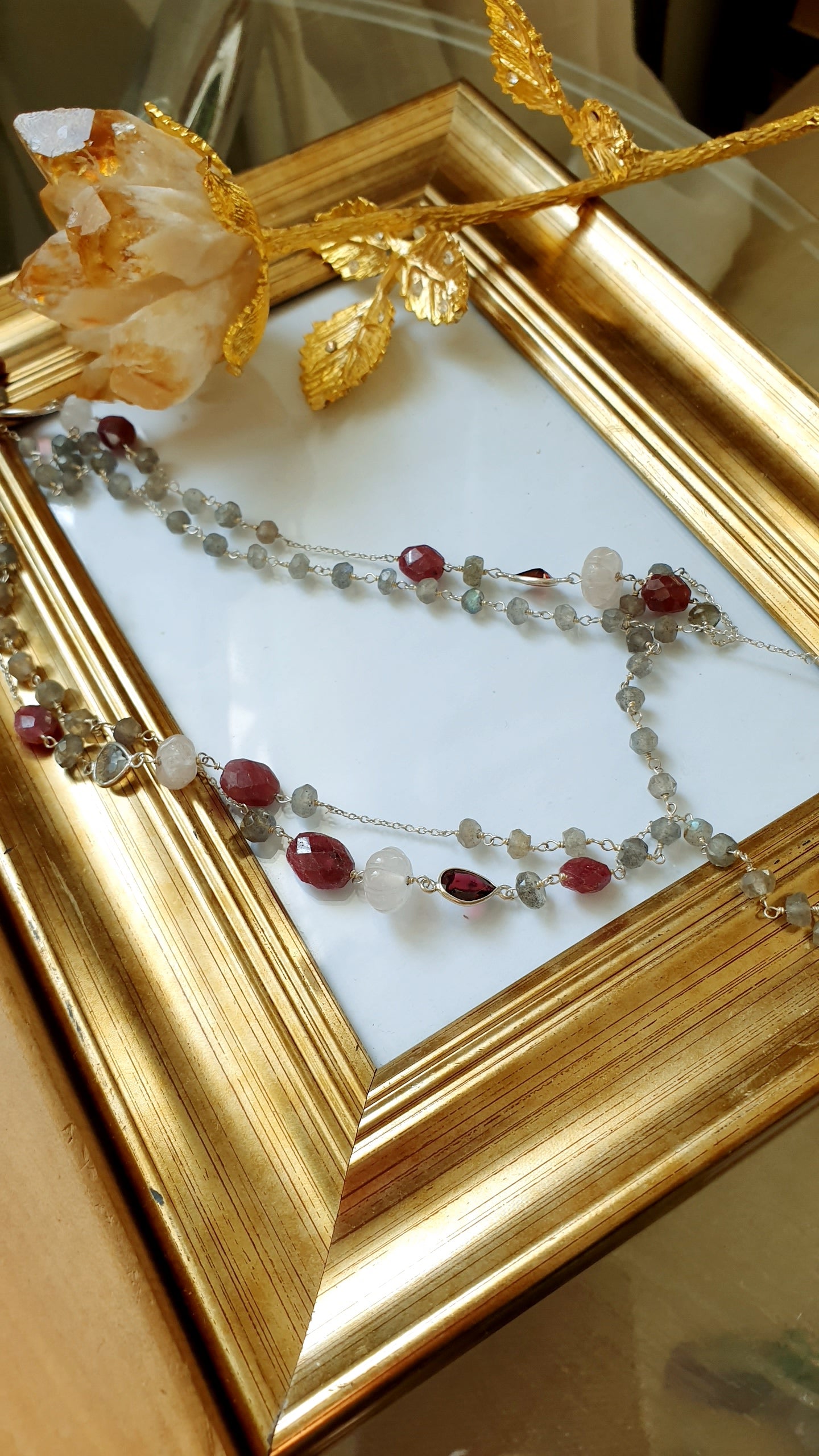 Lunga collana in argento con labradorite, radice di rubino e morganite