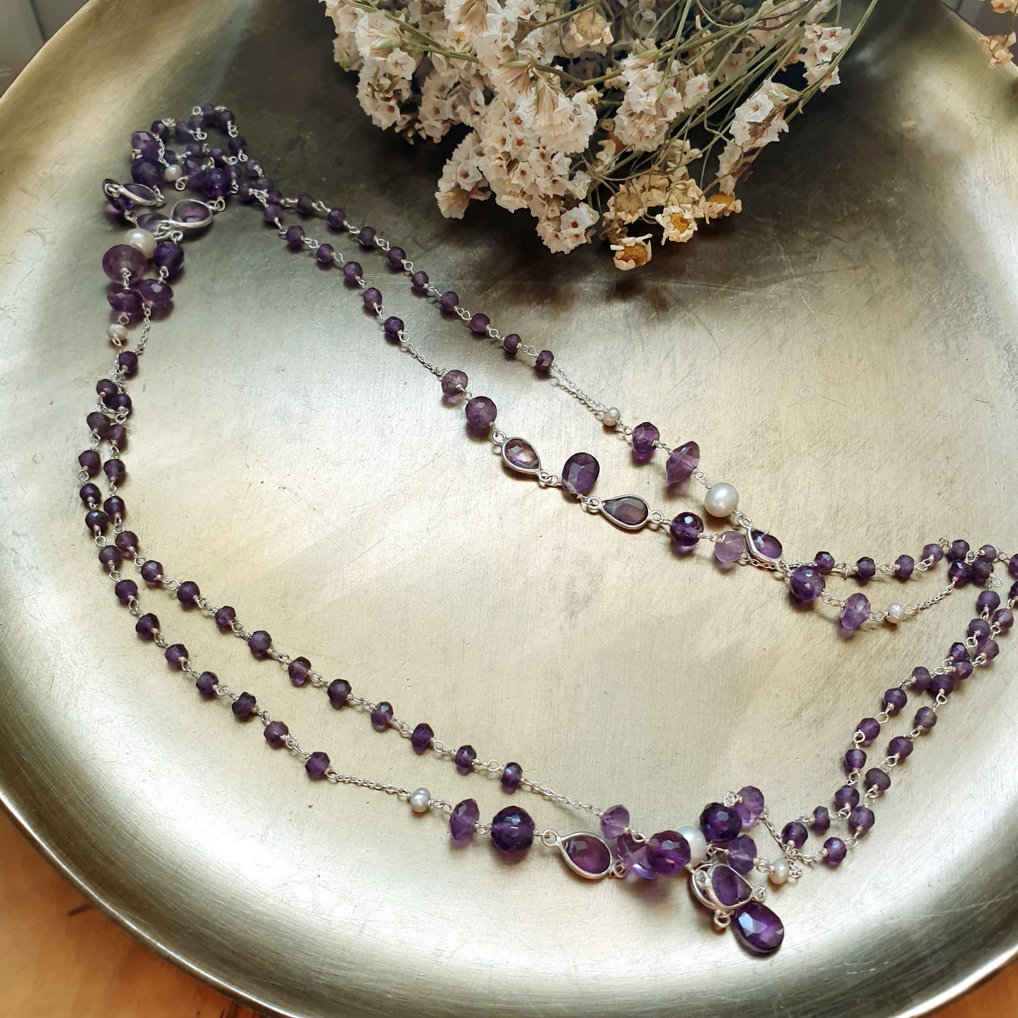 Lunga collana in argento com ametiste e perle