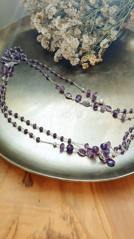 Lunga collana in argento com ametiste e perle