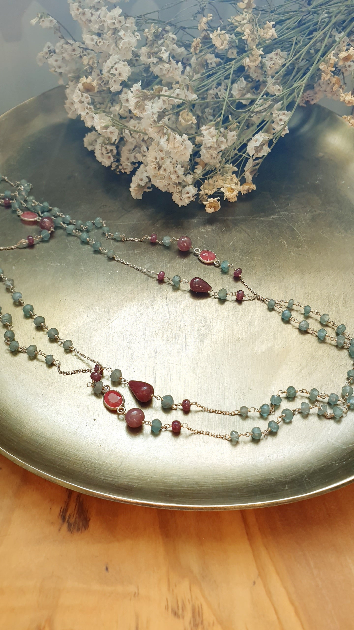 Lunga collana in acquamarina e tormaline