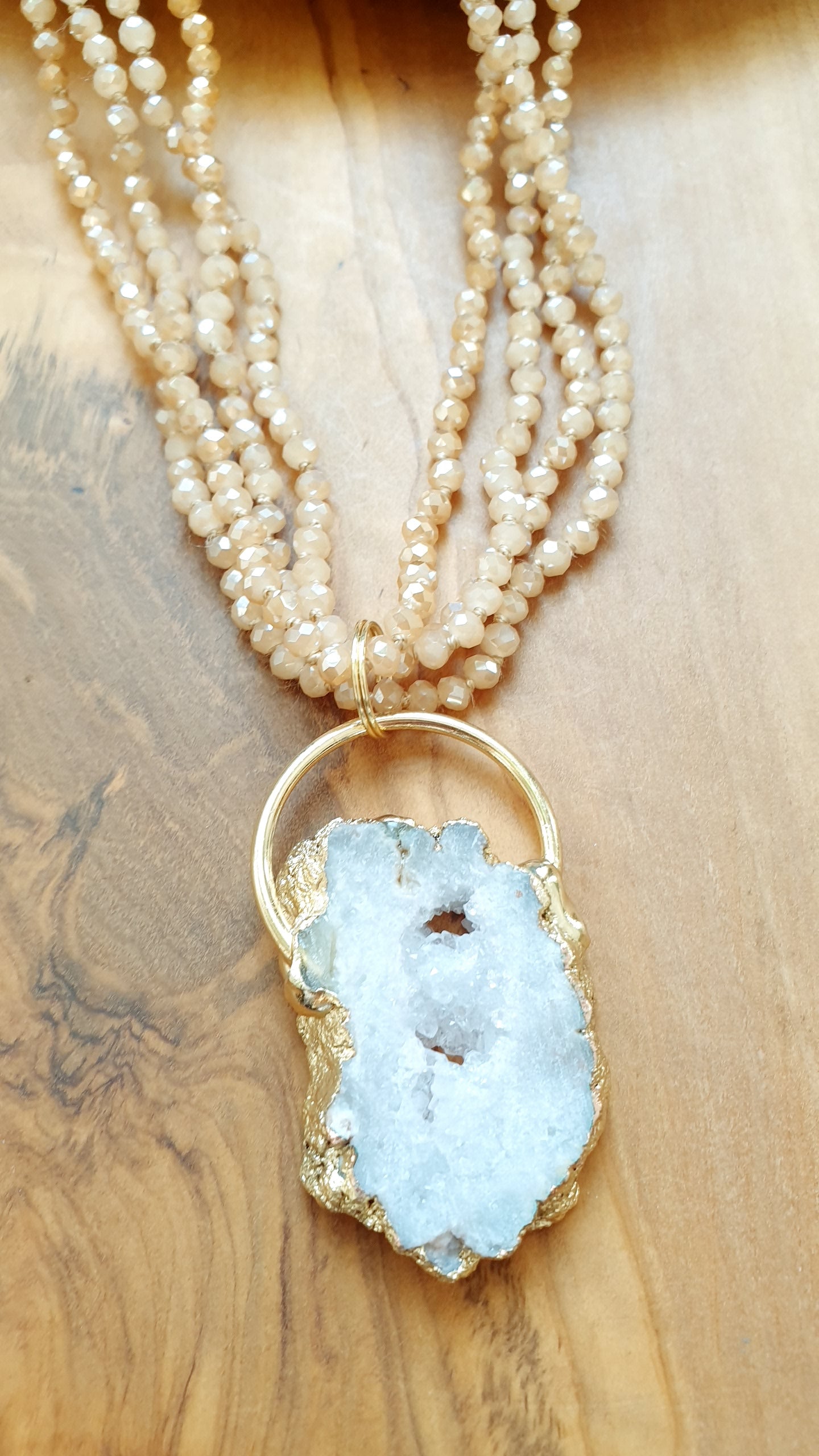 Girocollo di cristallini con drusa di agata