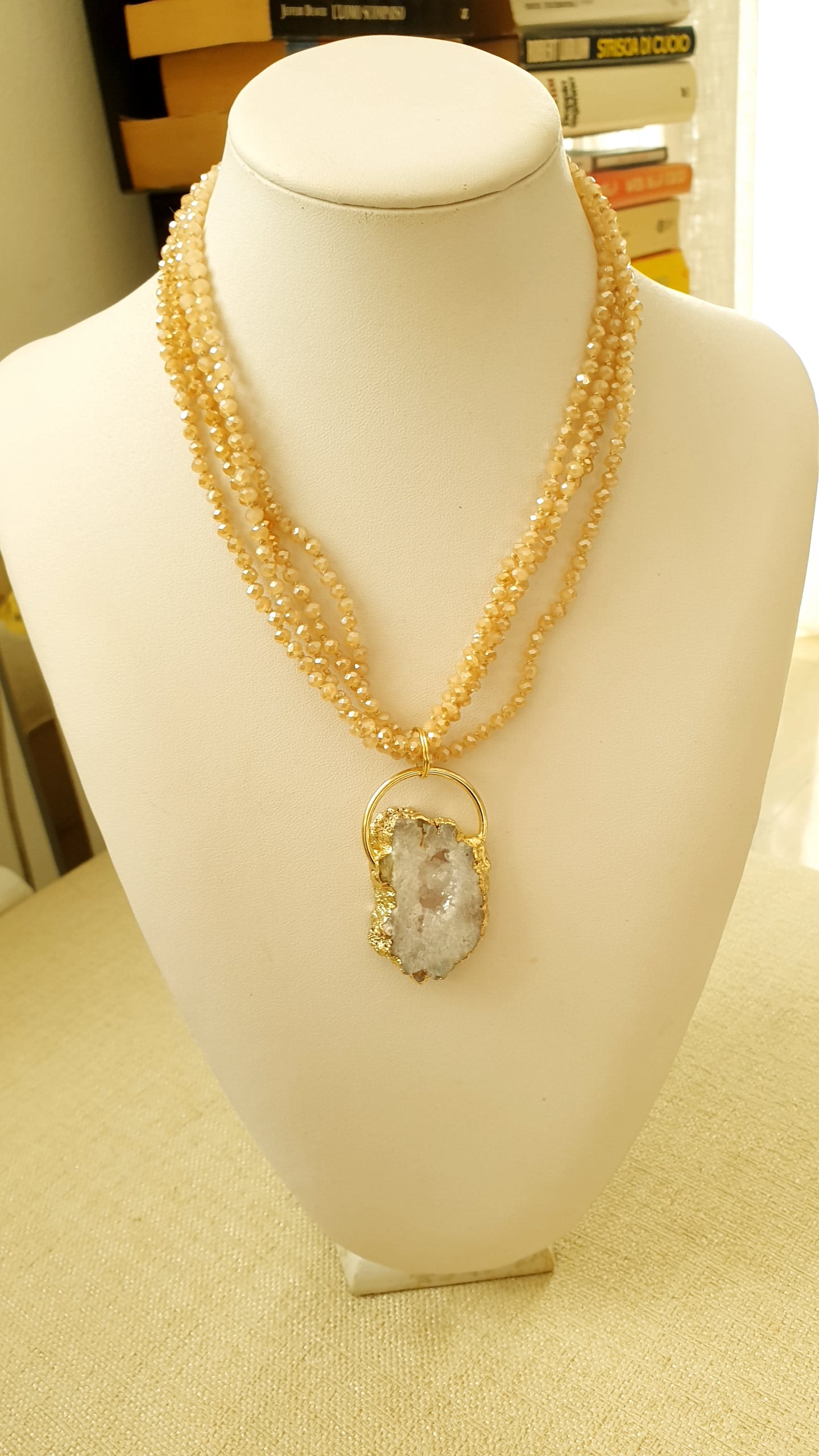 Girocollo di cristallini con drusa di agata