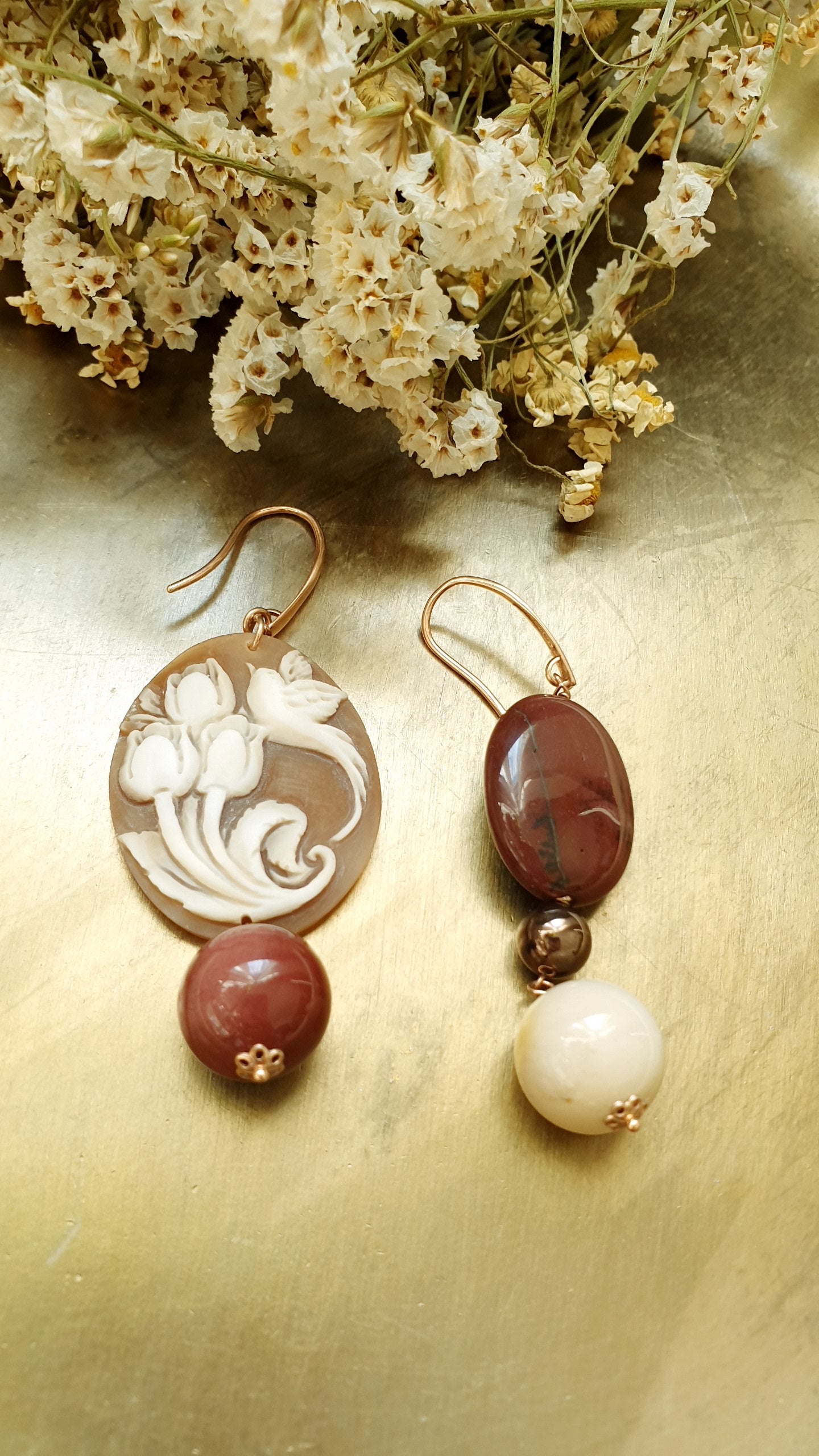 Orecchini in argento con cammeo, mokaite-