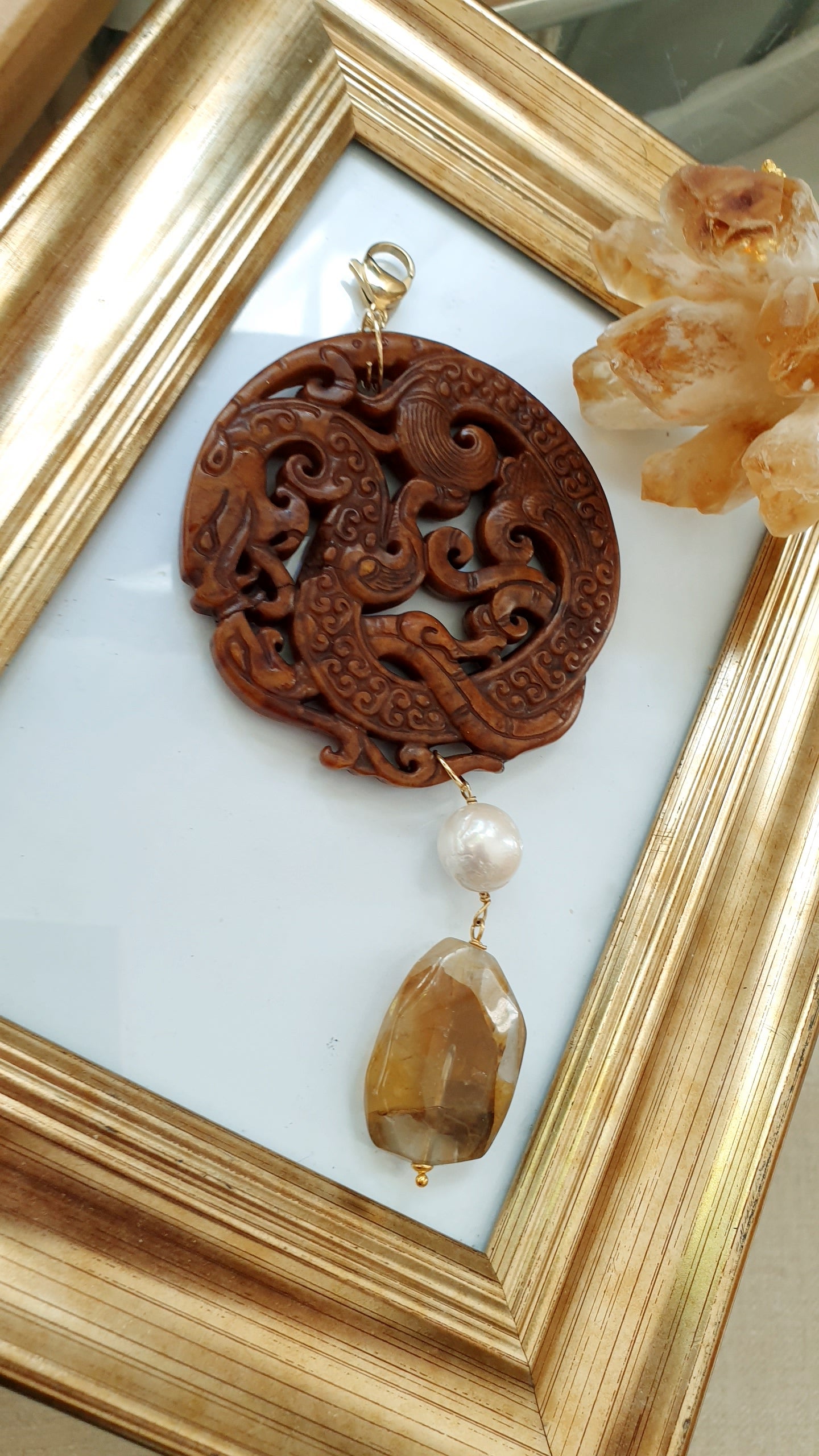 Ciondolo mala con giada, pela barocca, quarzo citrino