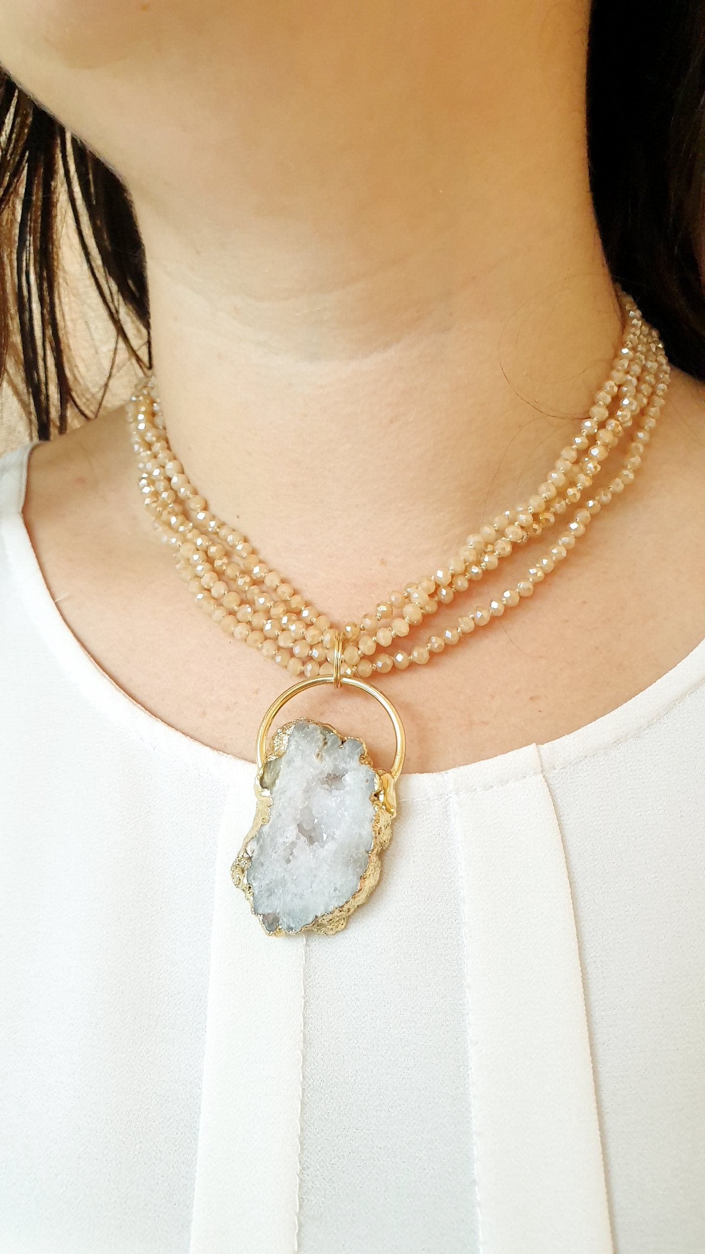 Girocollo di cristallini con drusa di agata