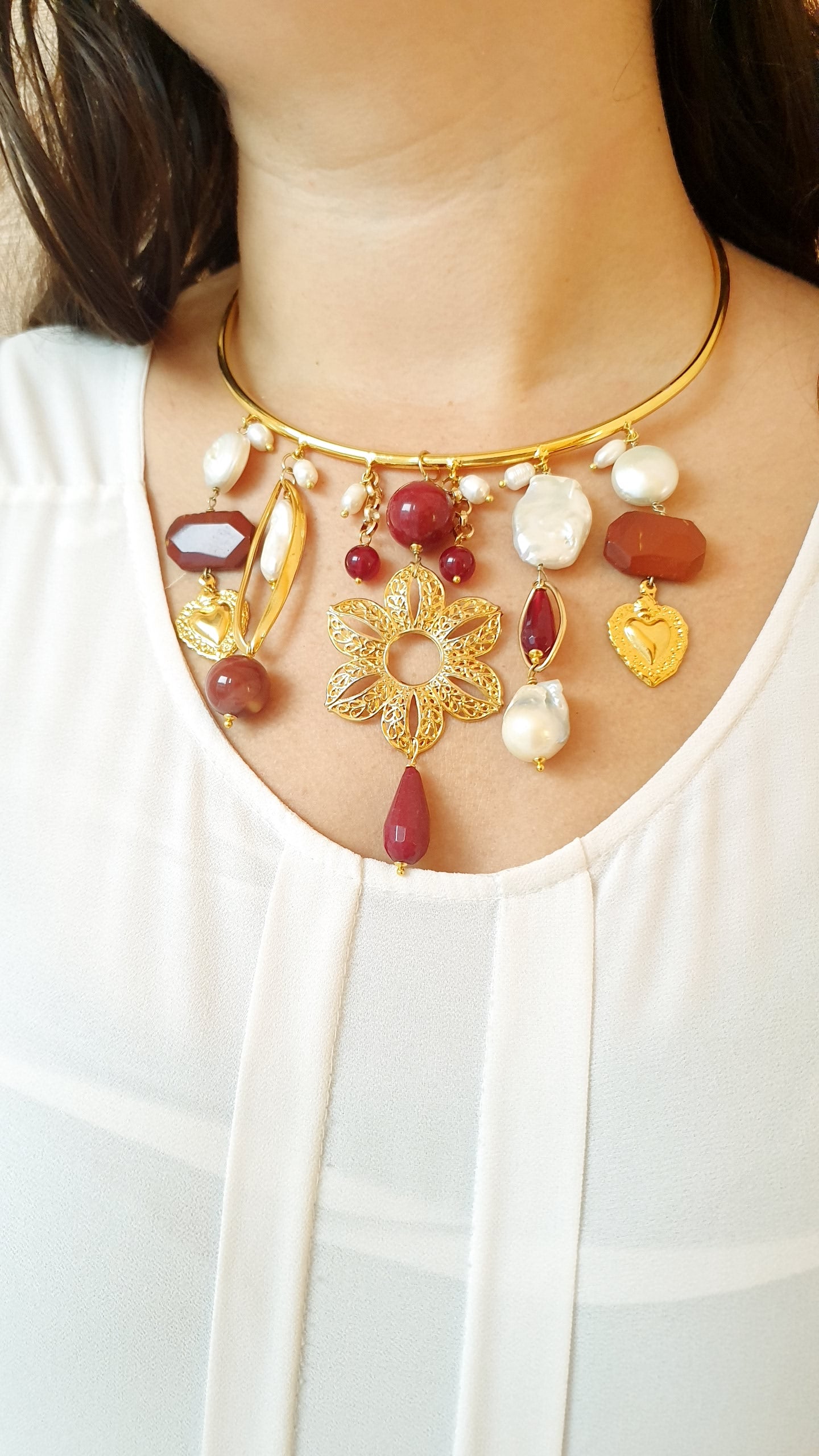 Girocollo placcato oro con mokaite, perle, giada