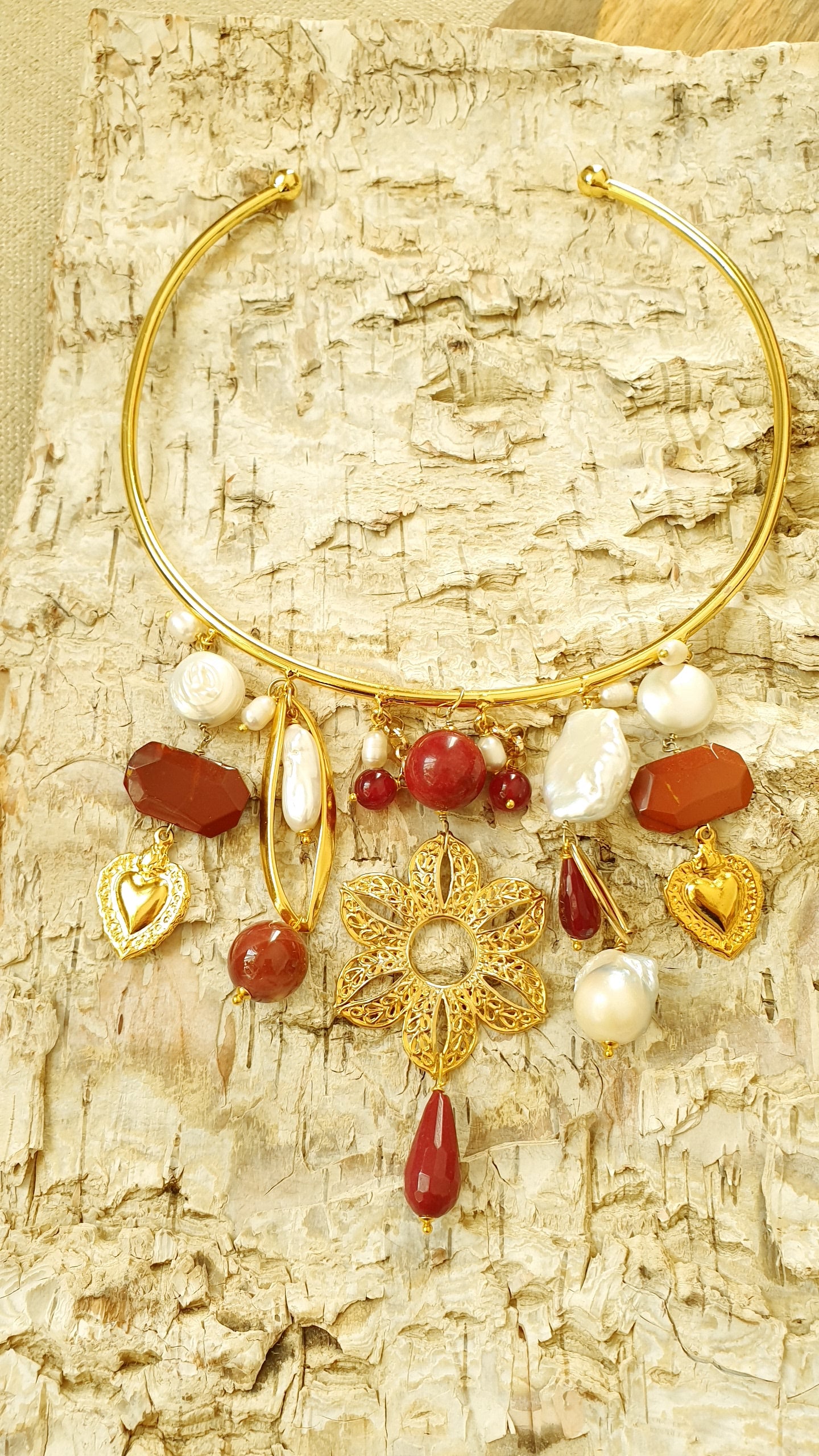 Girocollo placcato oro con mokaite, perle, giada