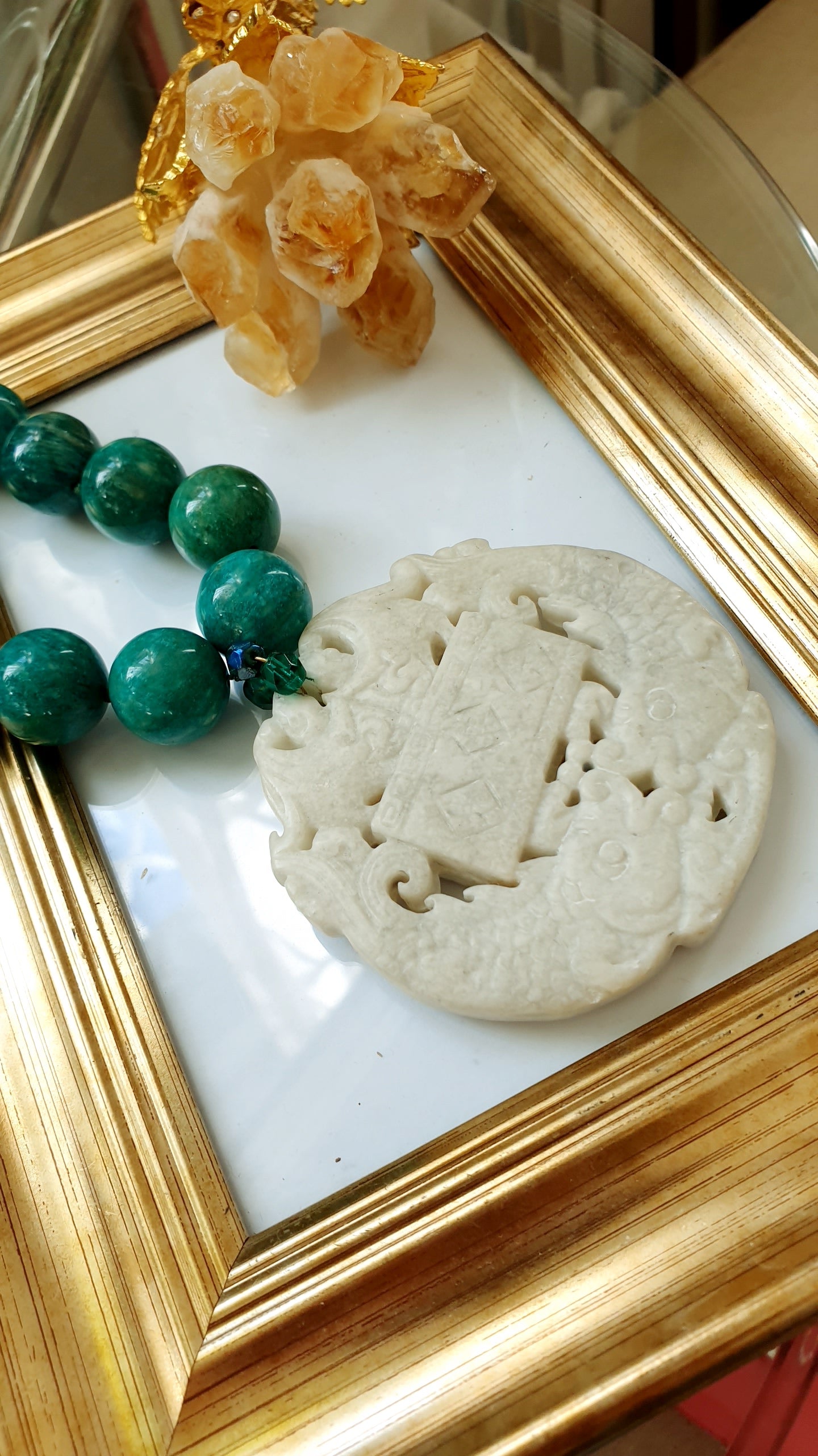 Girocollo in amazzonite con giada intagliata