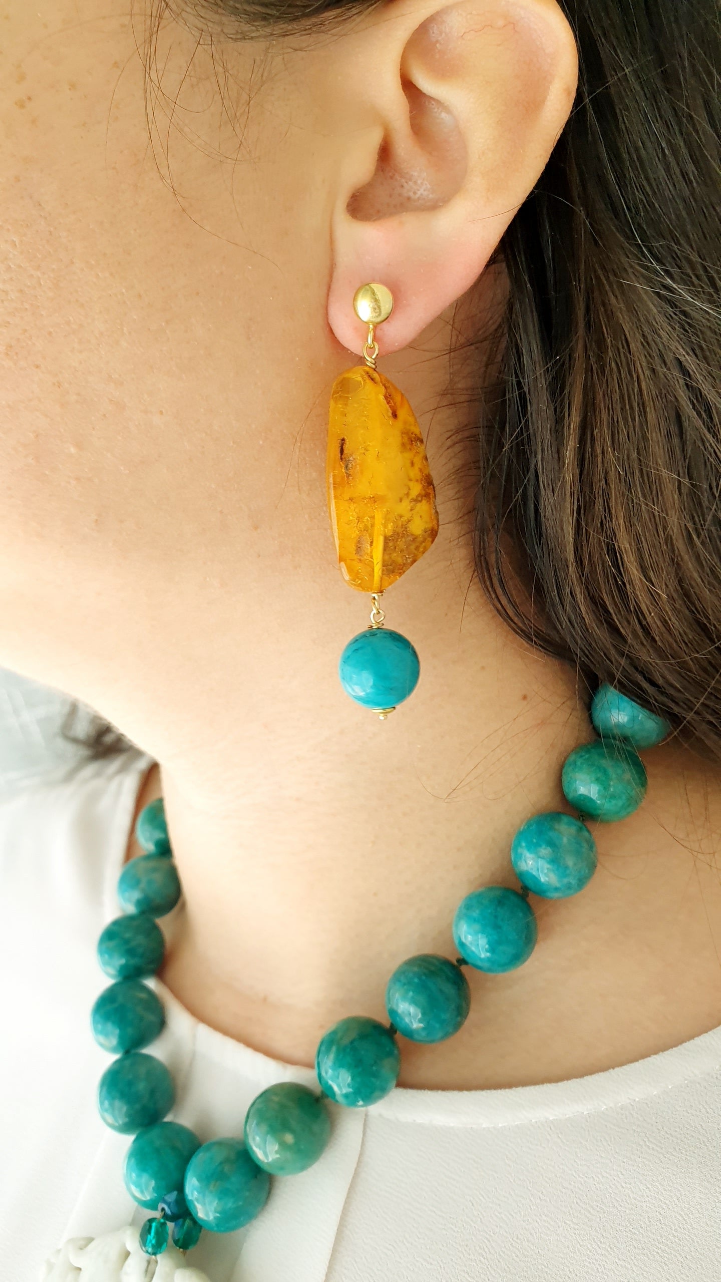 Orecchini in argento con ambra, giada, amazzonite.