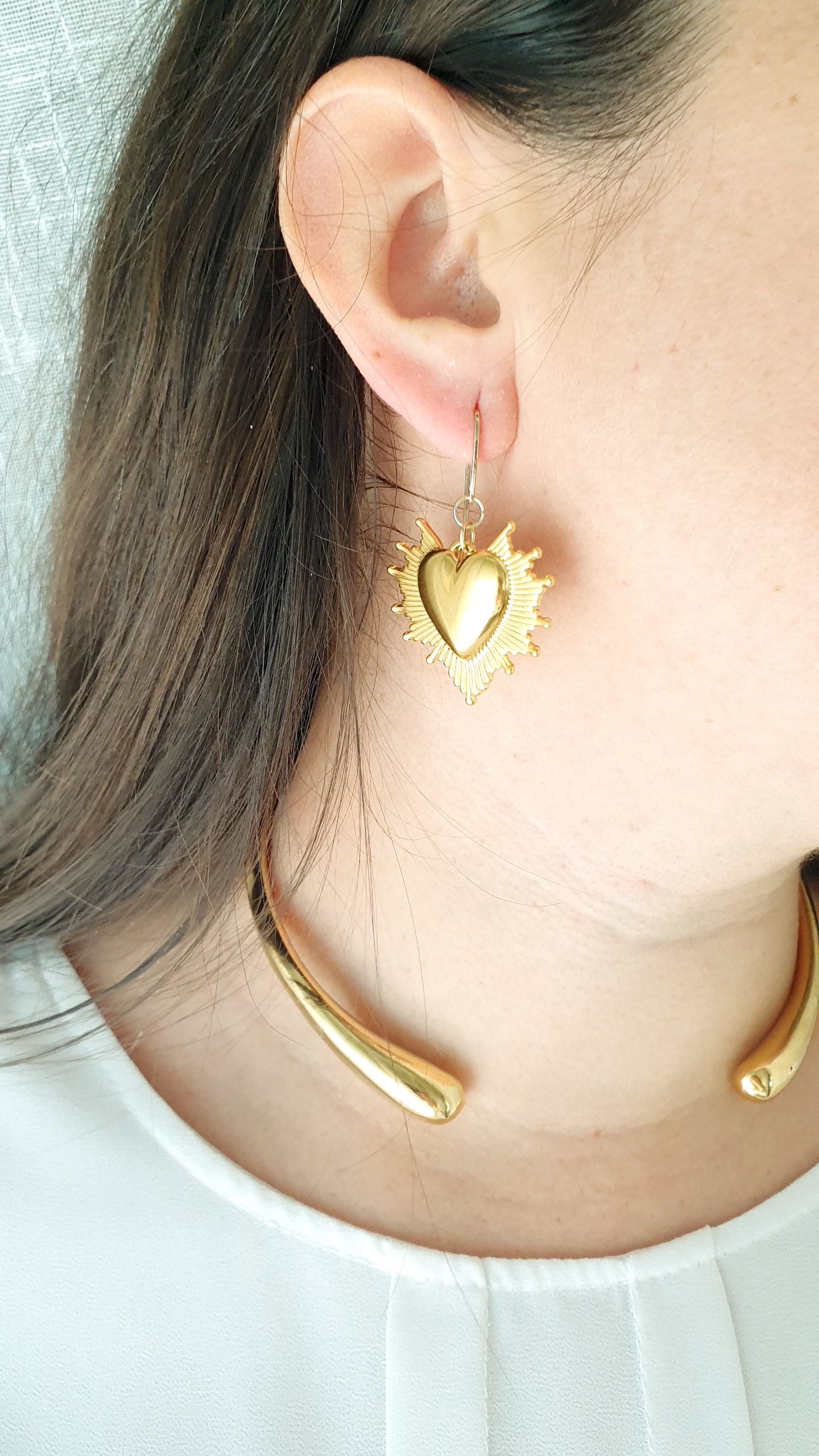 Orecchini cuore sacro in ottone