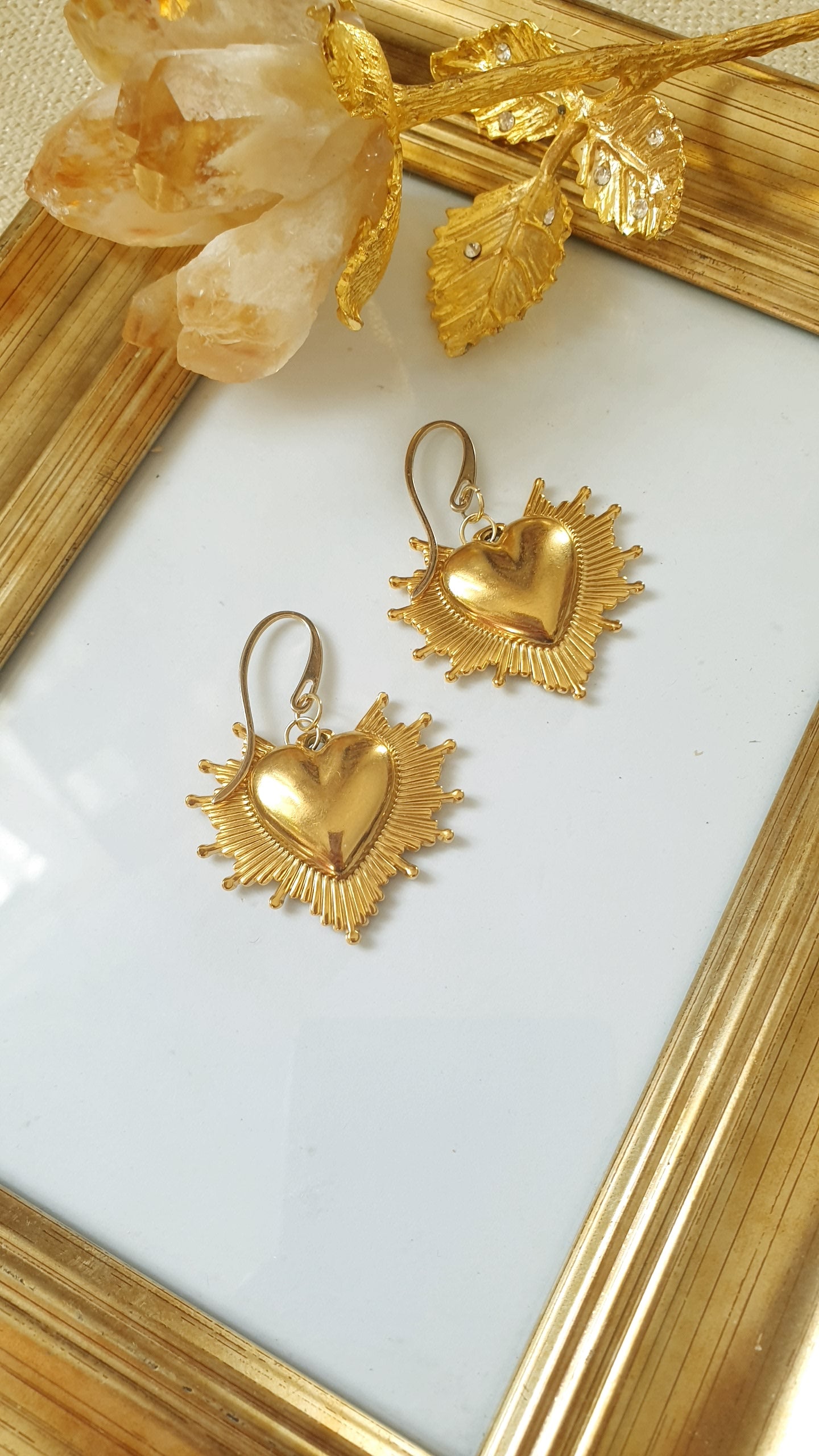 Orecchini cuore sacro in ottone