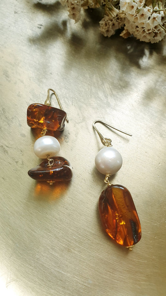 Orecchini in argento con ambra e perle