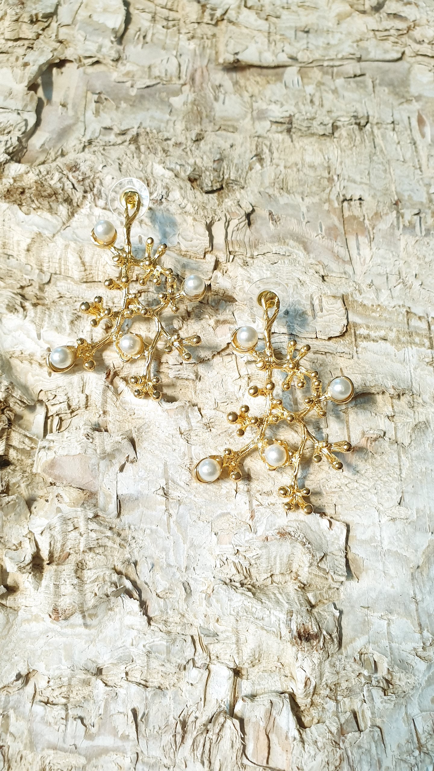 Orecchini in ottone con perle