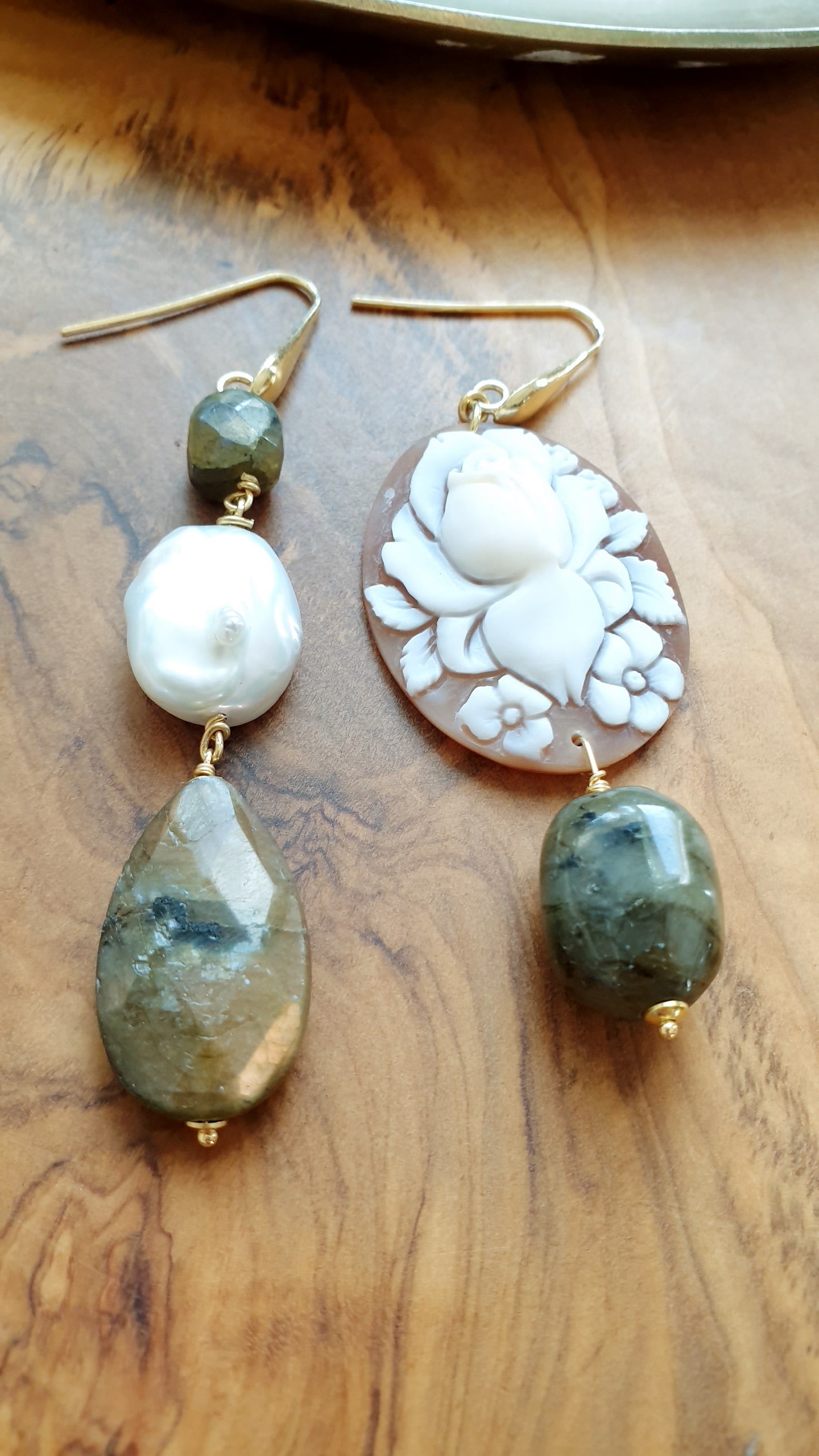Orecchini in argento com cammeo, labradorite perla.