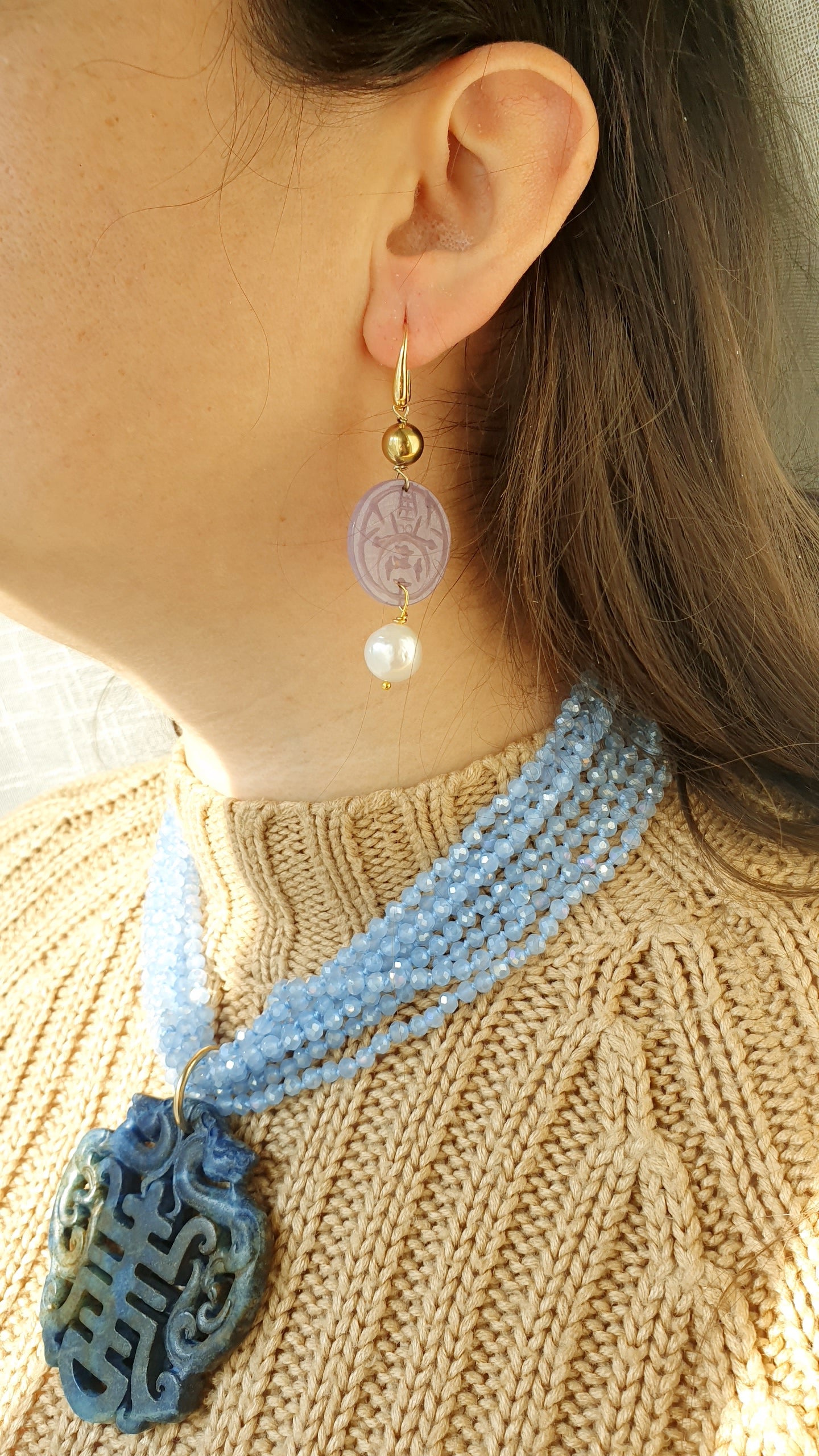 Orecchini in ottone con drusa, giada, perle