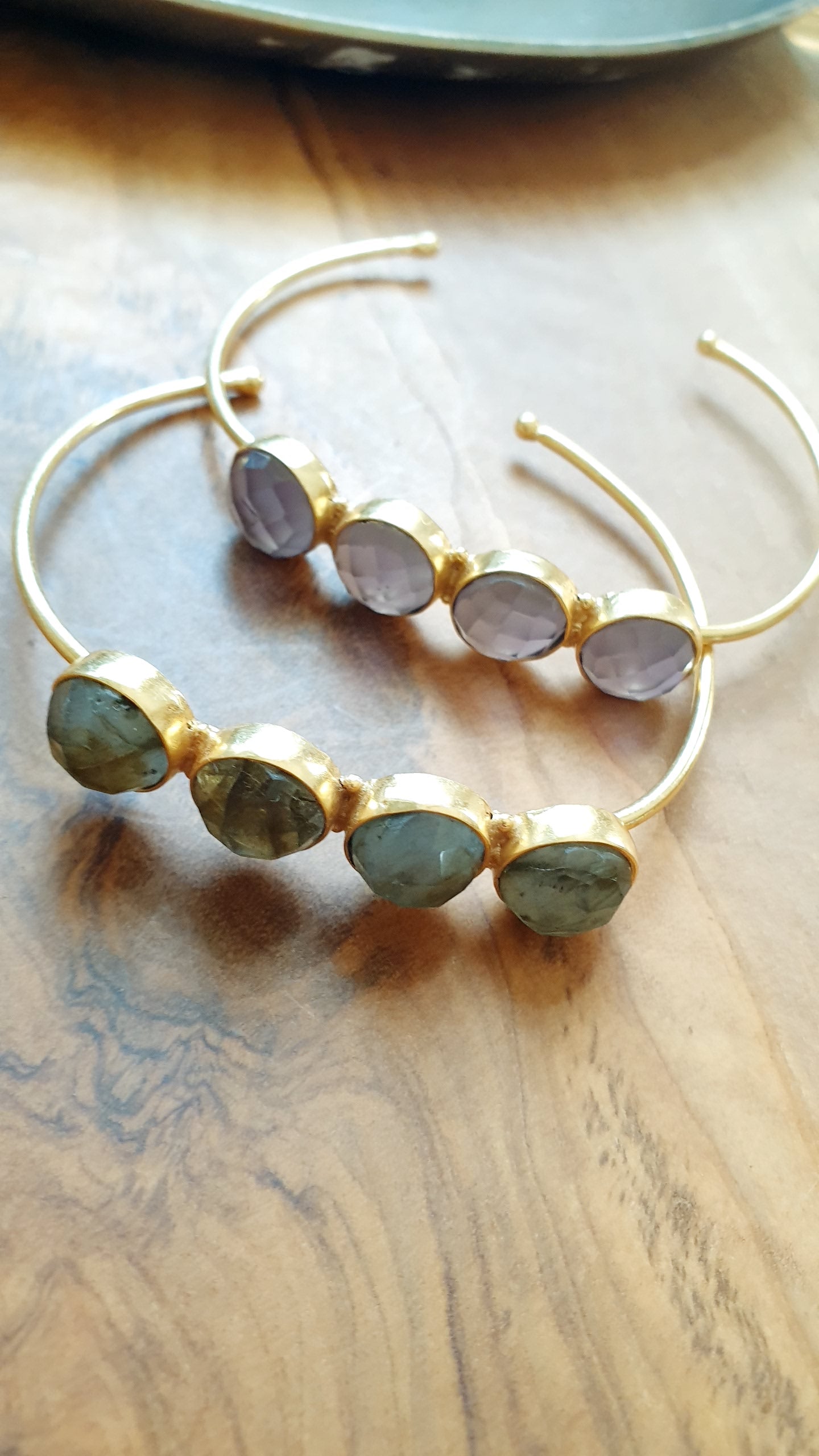 Bracciale in ottone con ametiste o labradorite