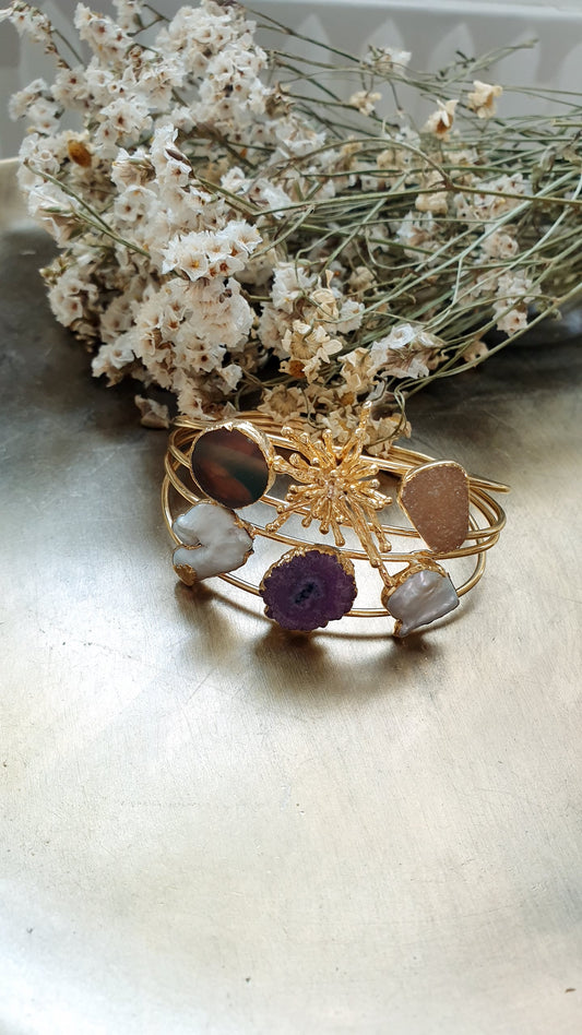 Bracciale in ottone con perle e druse