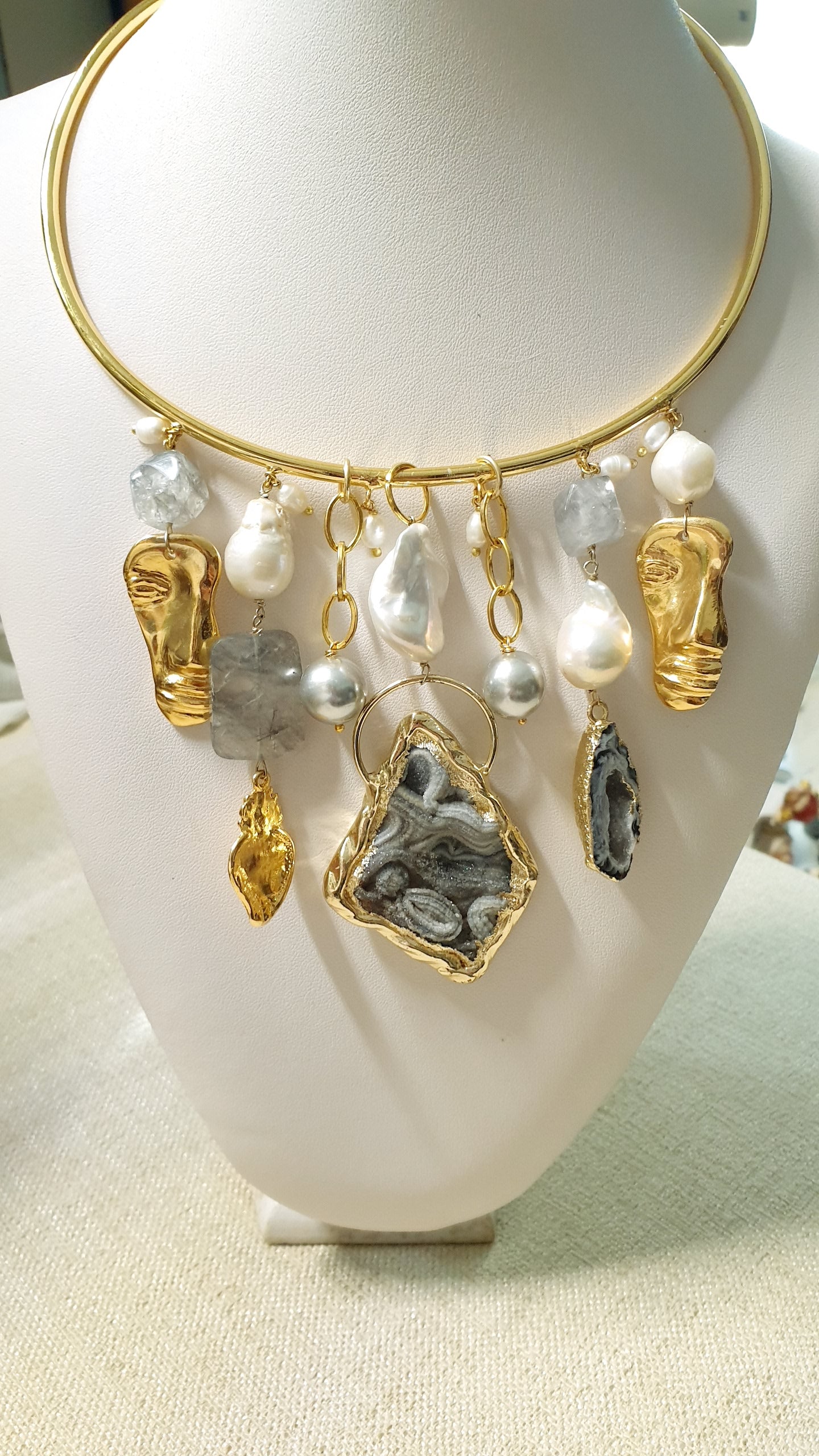 Collana placcata oro con druse e perle