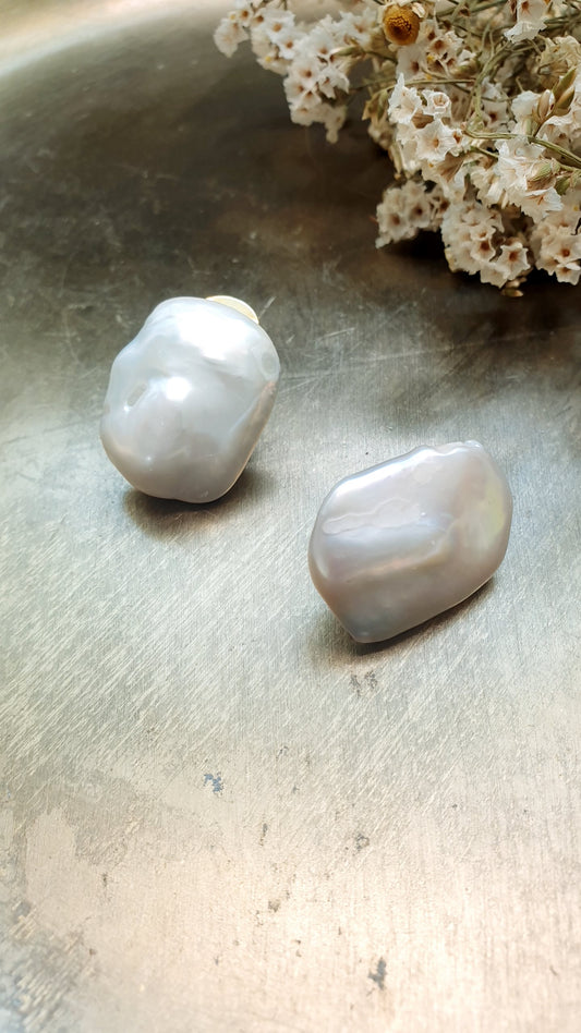 Orecchini a clip con grandi perle barocche