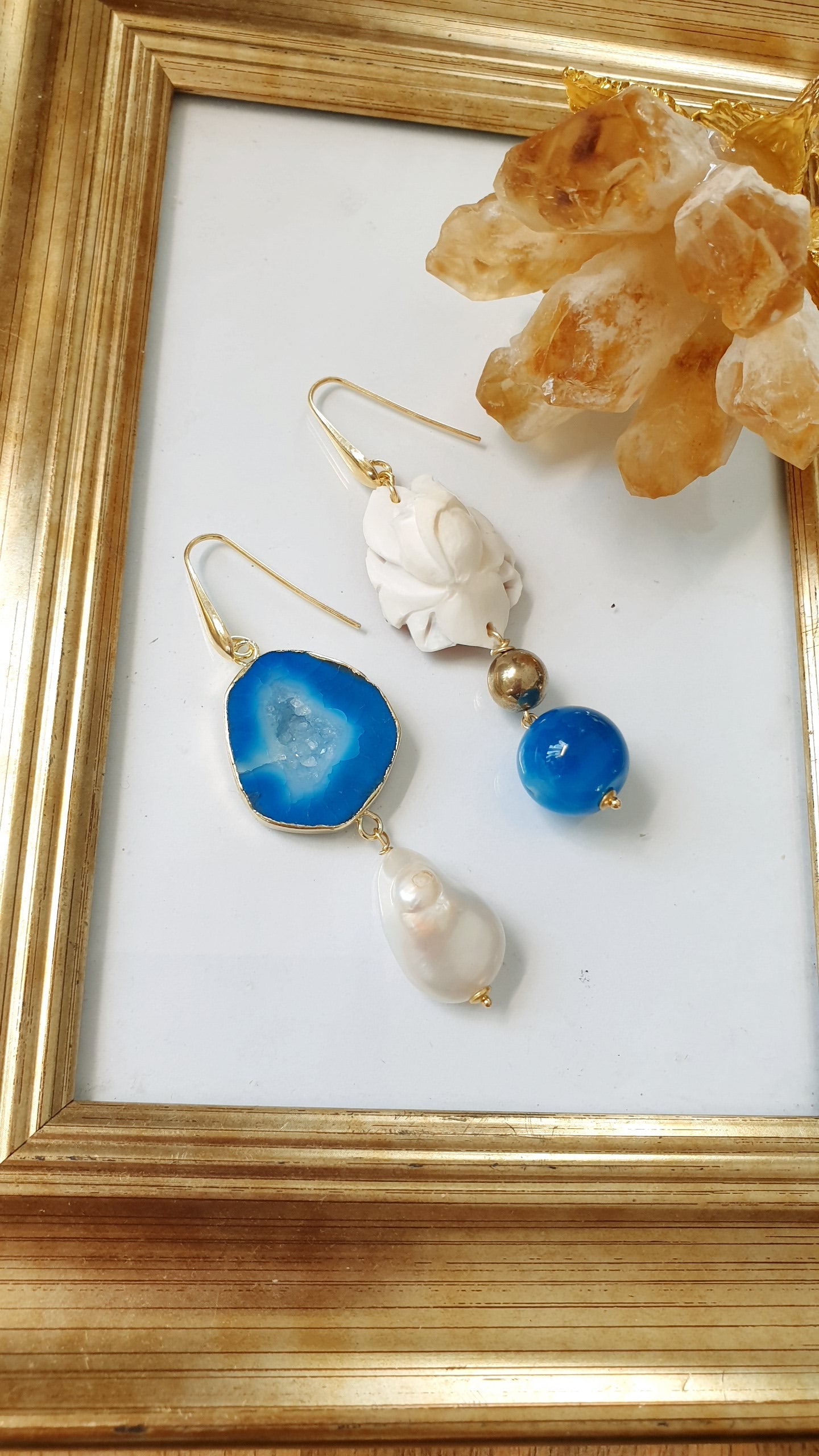 Orecchini in ottone con cammeo, drusa di agata, perla