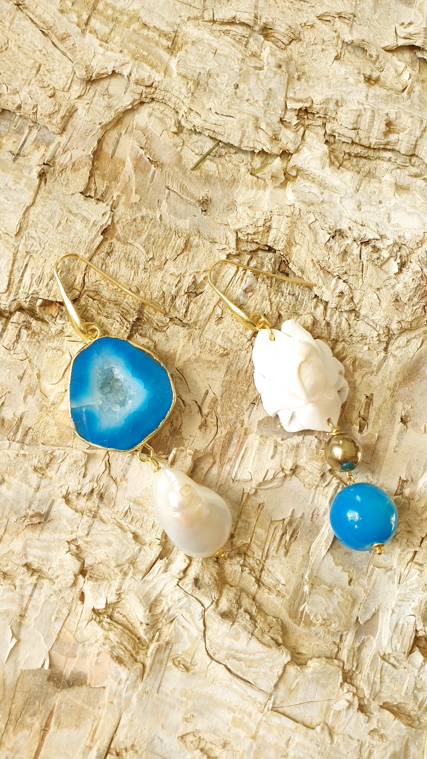 Orecchini in ottone con cammeo, drusa di agata, perla