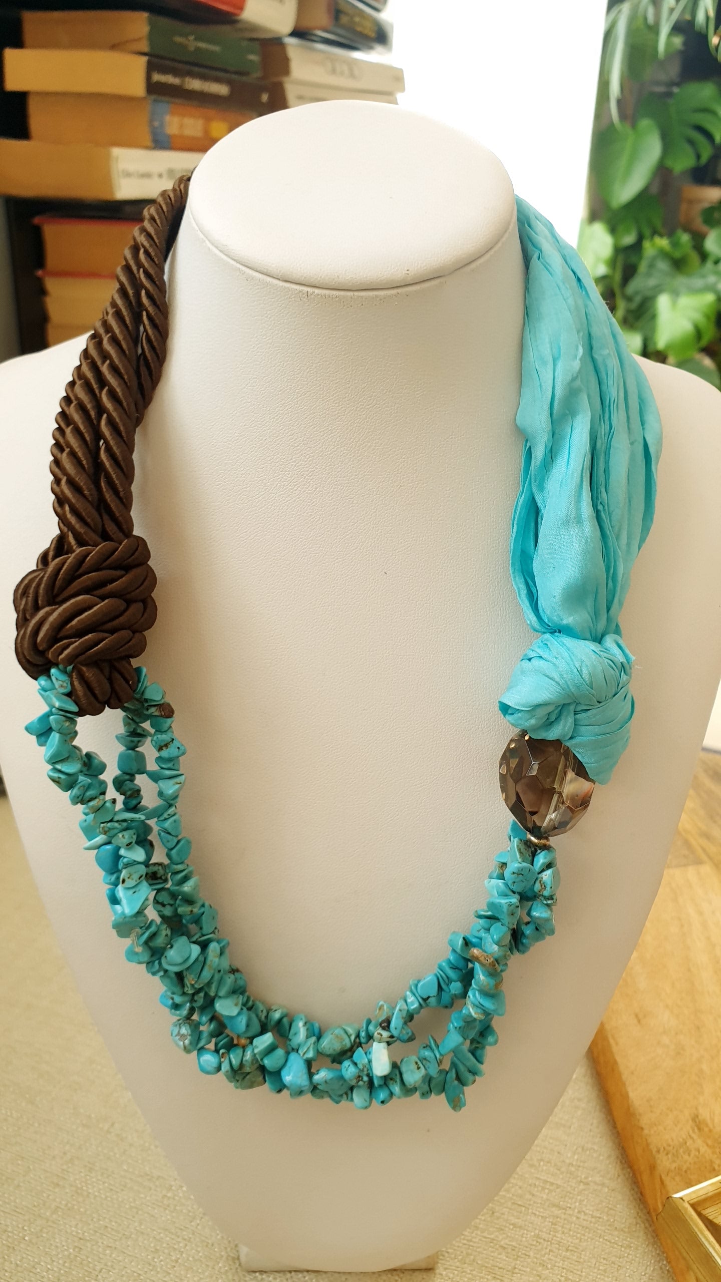 Collana in seta con quarzo fumo e psta di turchese