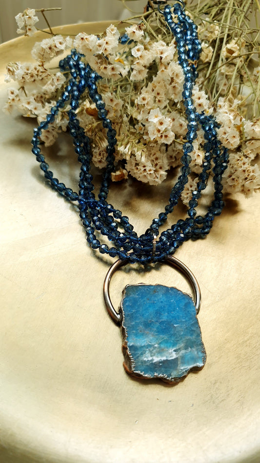 Girodollo di cristallini con apatite